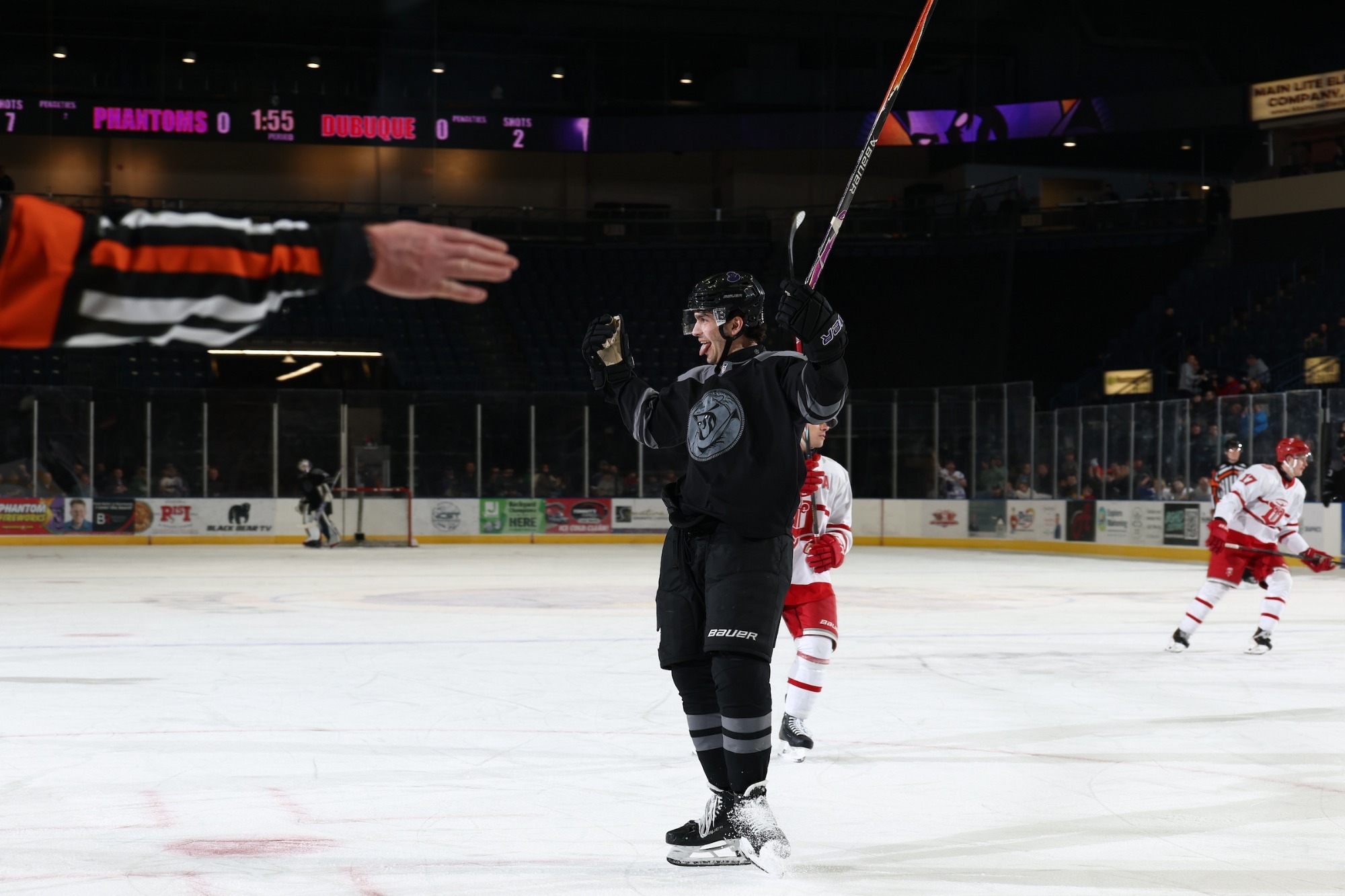 JESSE ORLOWSKY CELEBRATES HIS FIRST PERIOD GOAL
