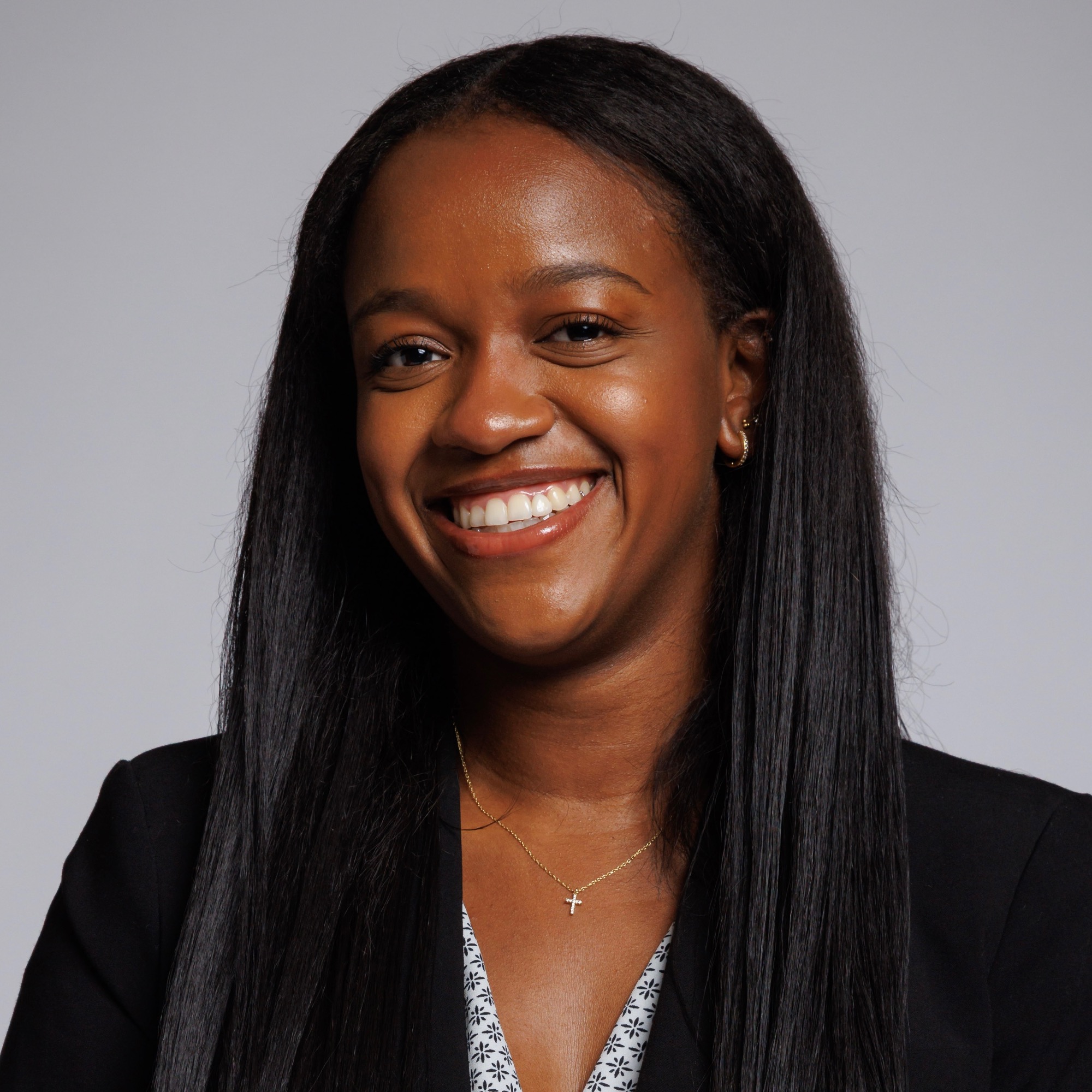 J'ernai Argilagos Headshot