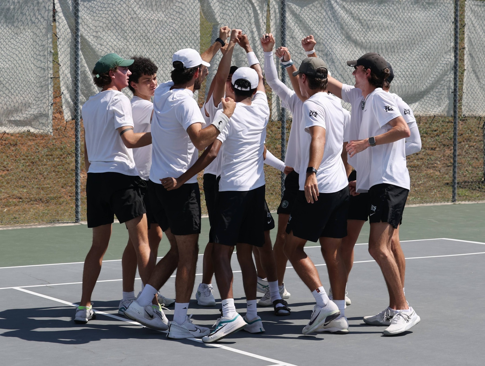 MTEN_HUDDLE