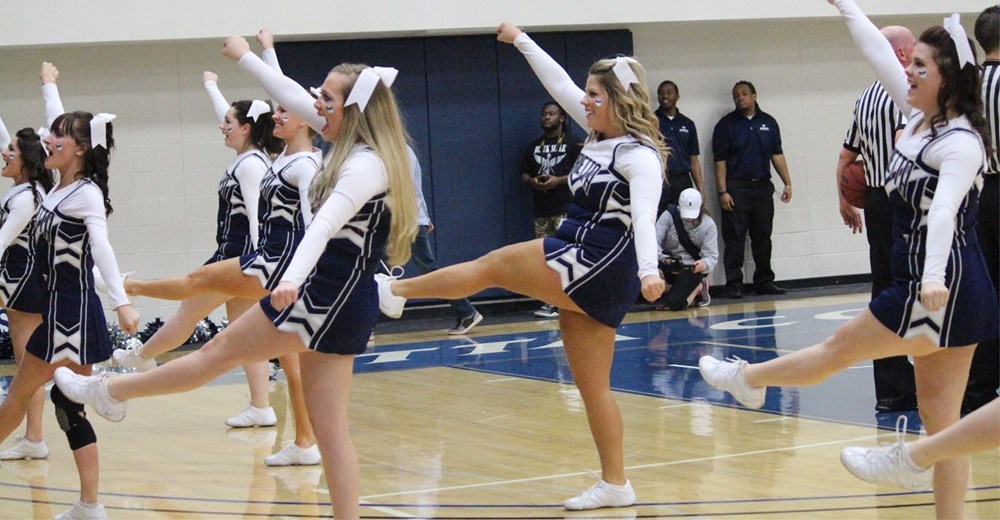 Cheerleaders_MountUnion_02192014