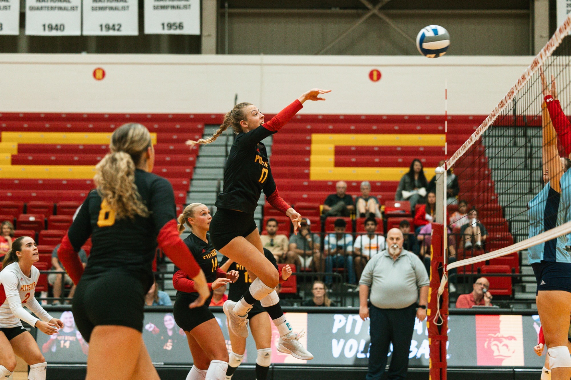Volleyball Claims A Set Against 10th Ranked Lopers Pittsburg State