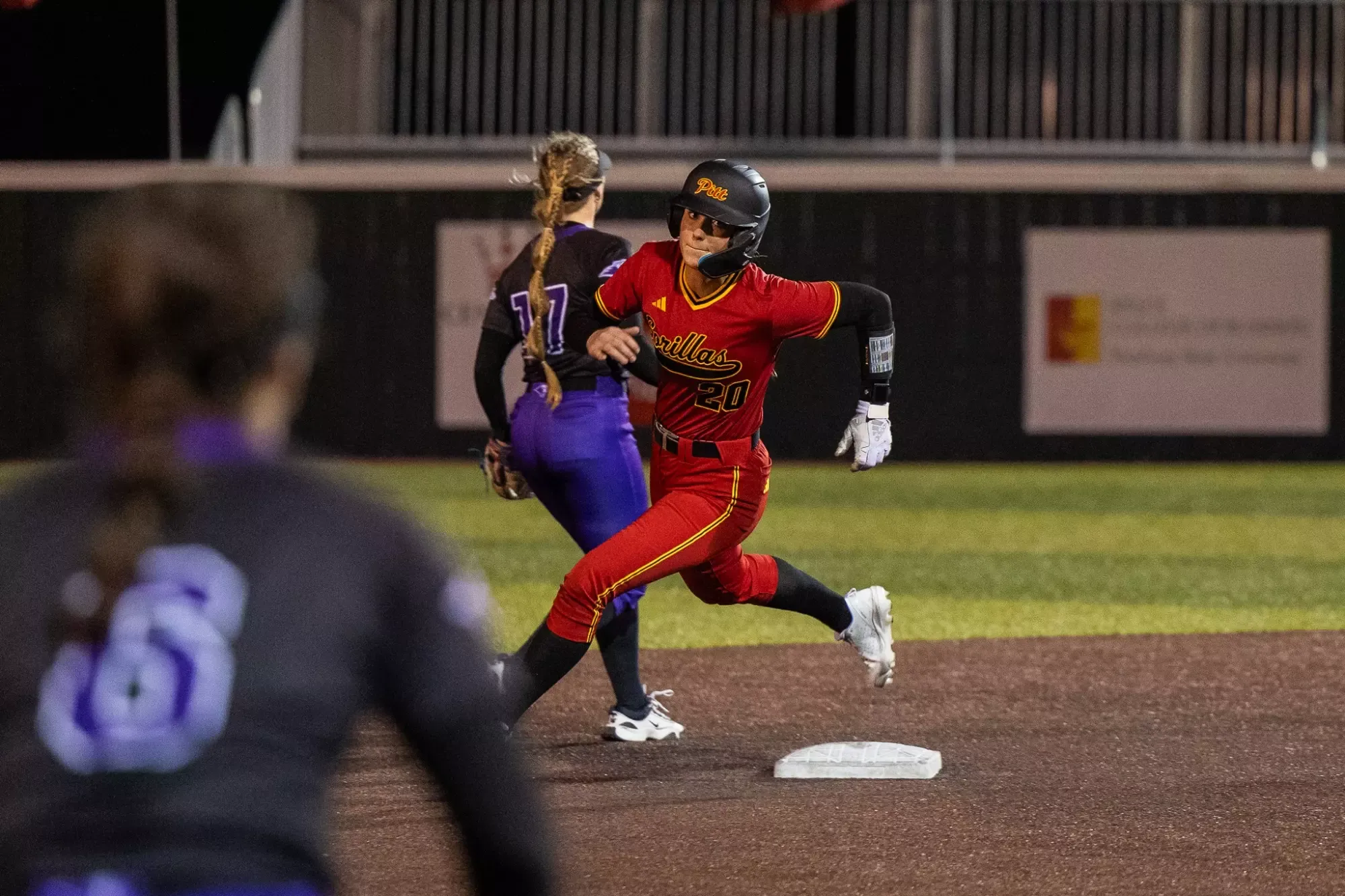 Lexi Davis Rounding 2B