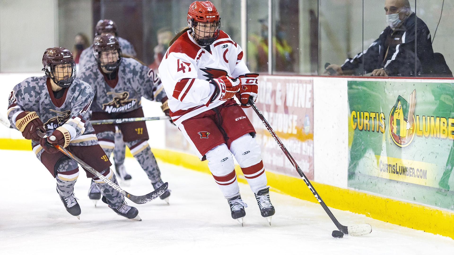 No. 2 Women's Ice Hockey Continues Winning Ways With 52 Victory Over Oswego Plattsburgh State