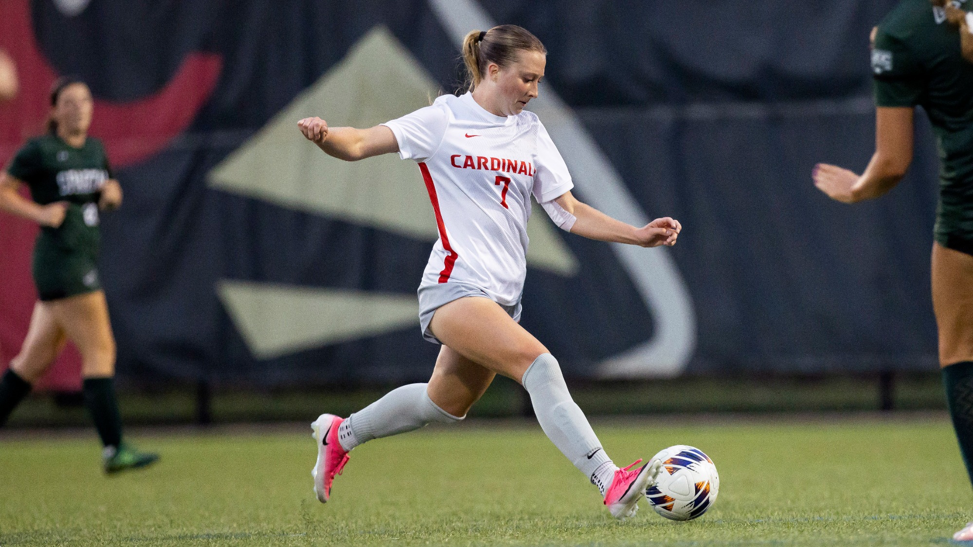Lia Parker dribbling a soccer ball