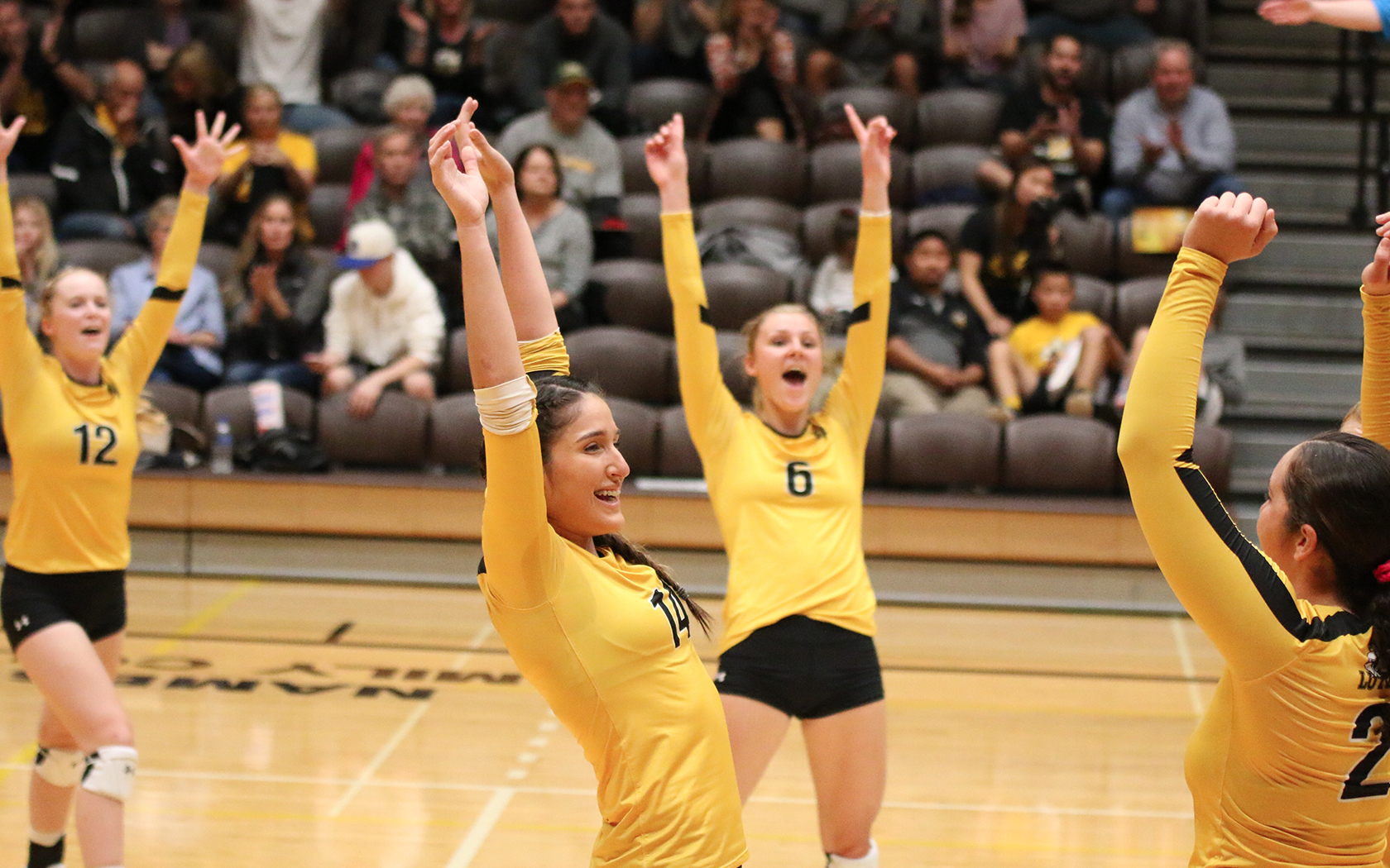 Chloe Epker Women's Volleyball Pacific Lutheran University Athletics