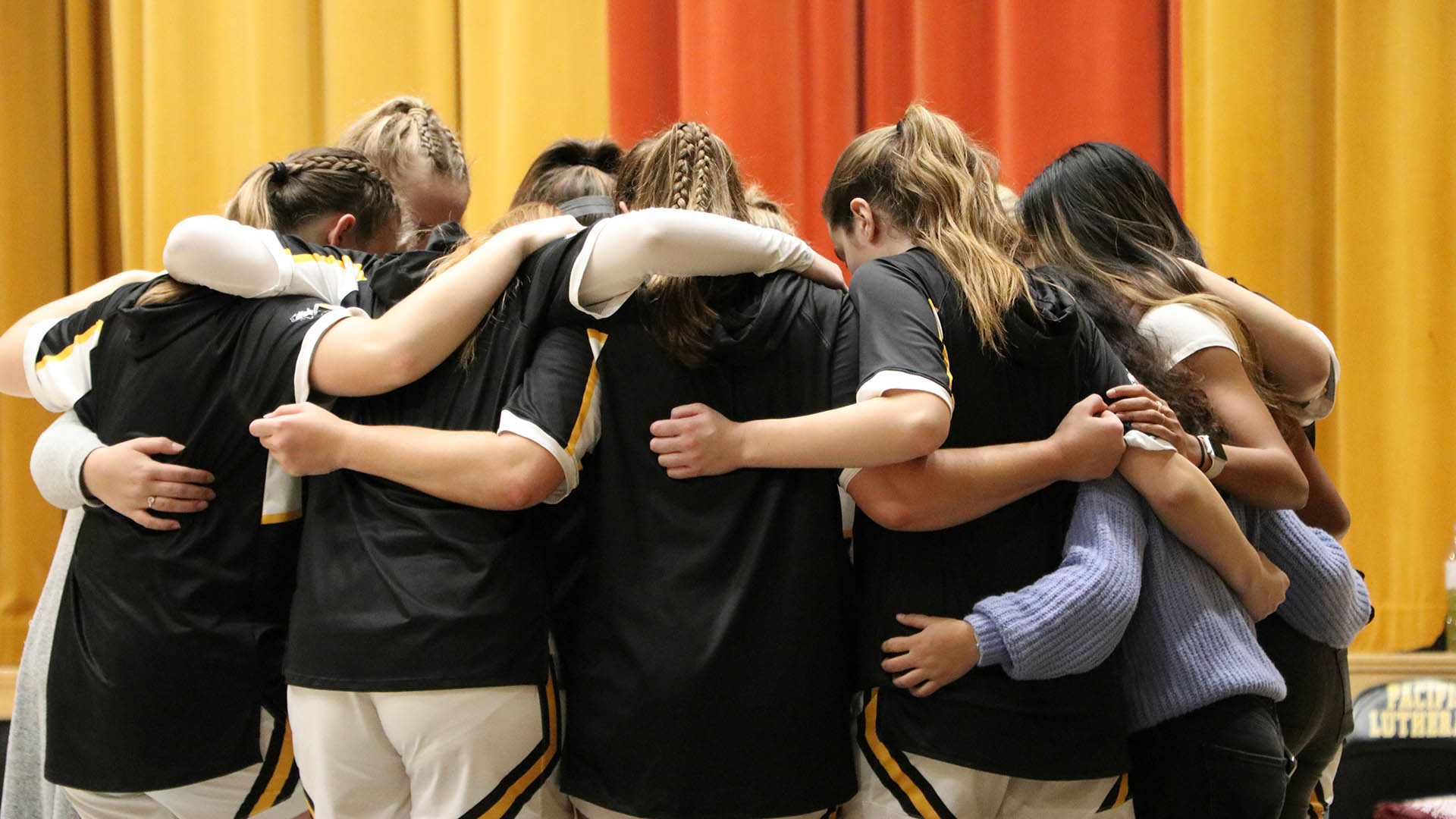 Lutes Hosting Girls Basketball Camp July 2528 Pacific Lutheran