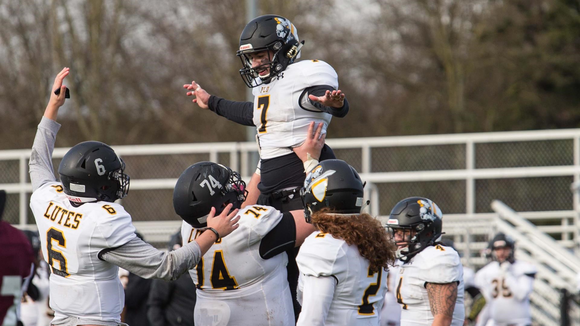 Nixon Scores Three TDs But Lutes Fall to Loggers, 2820 Pacific