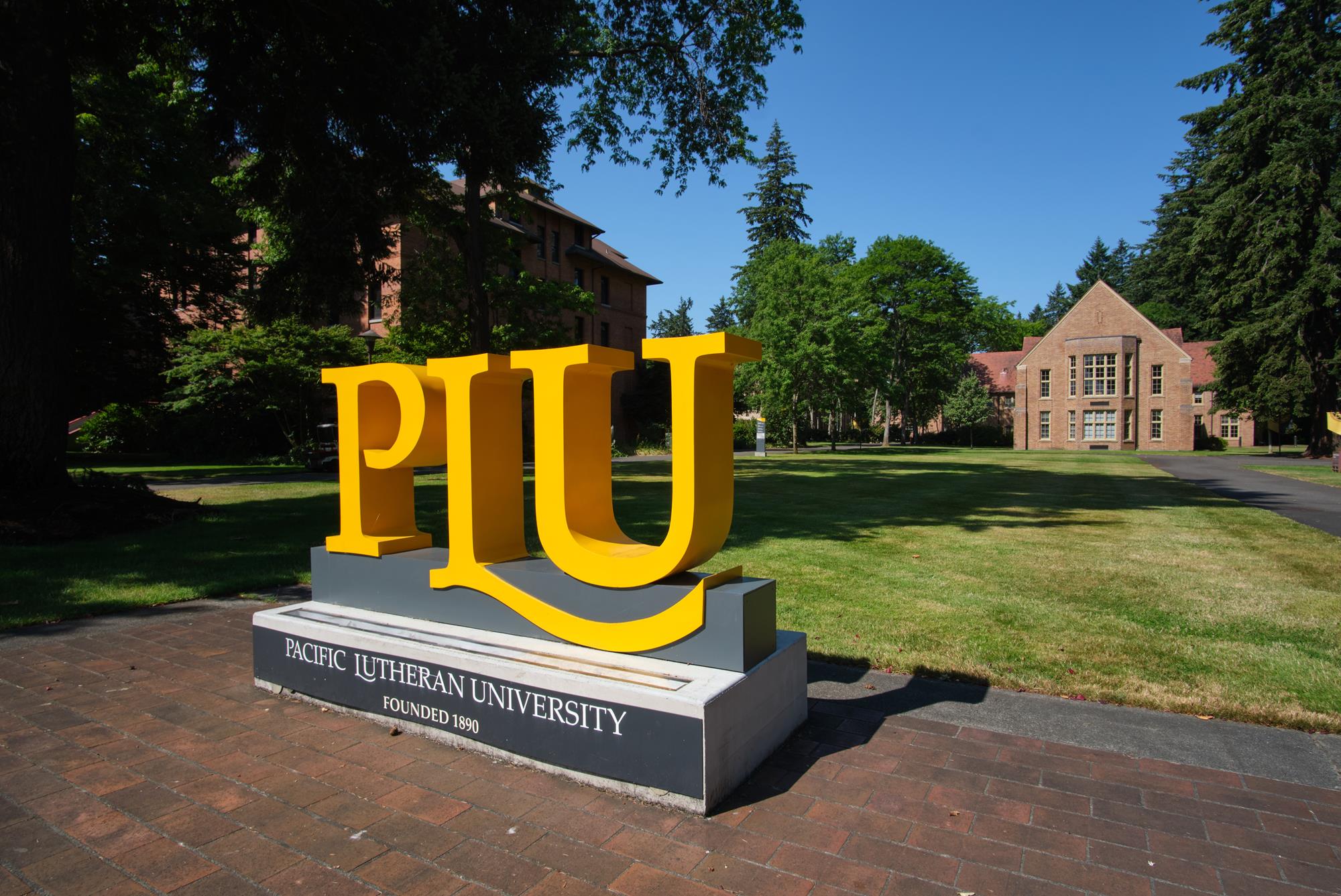 Campus PLU sign