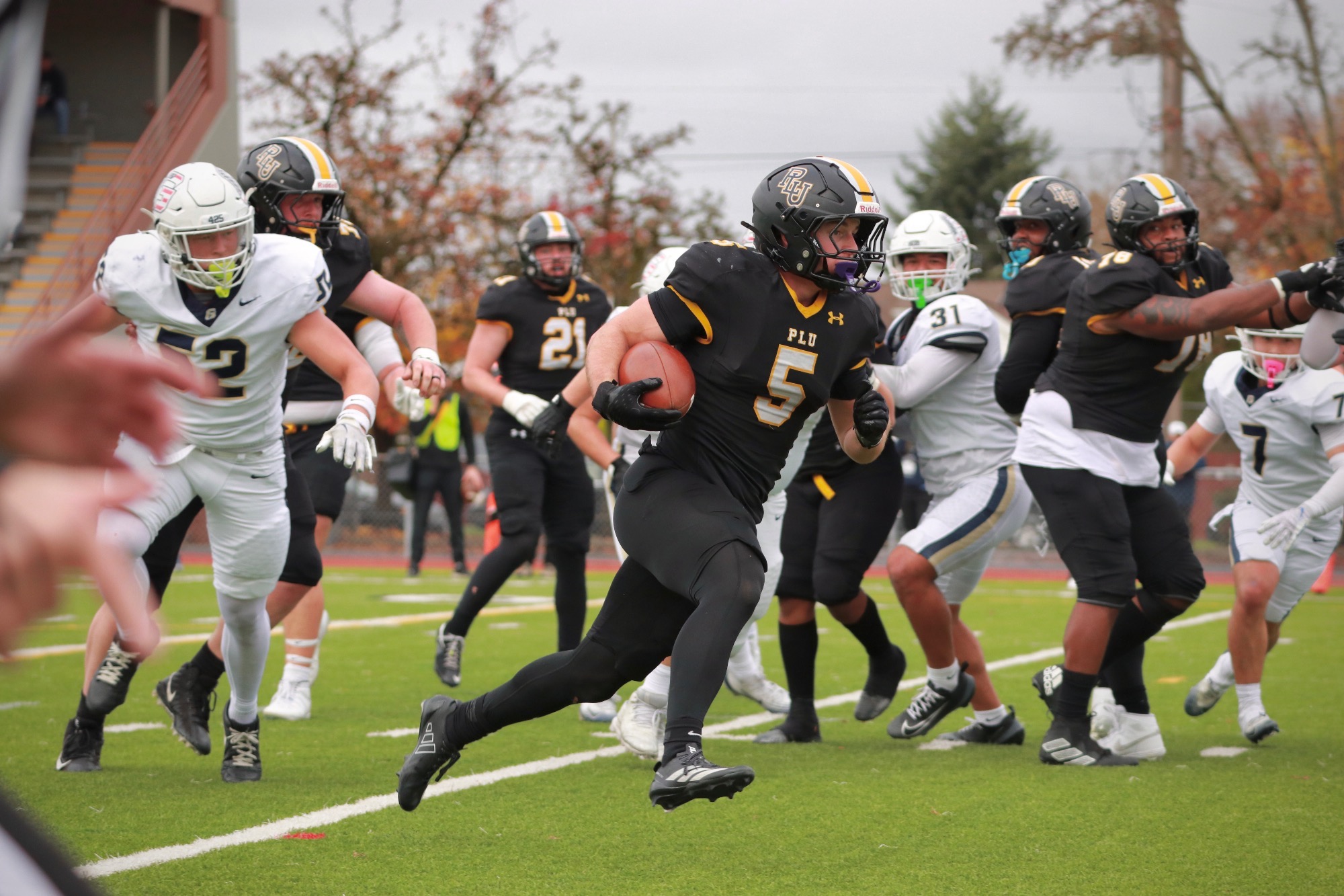Jacob Schuh scoring touchdown vs GFU