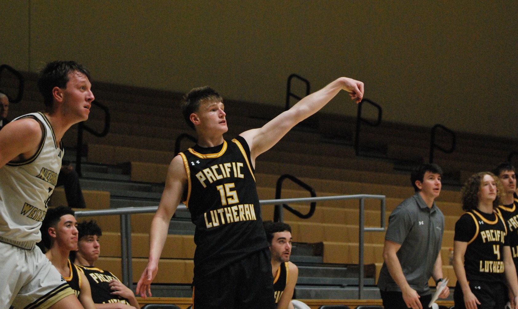 Henry Smith three-pointer