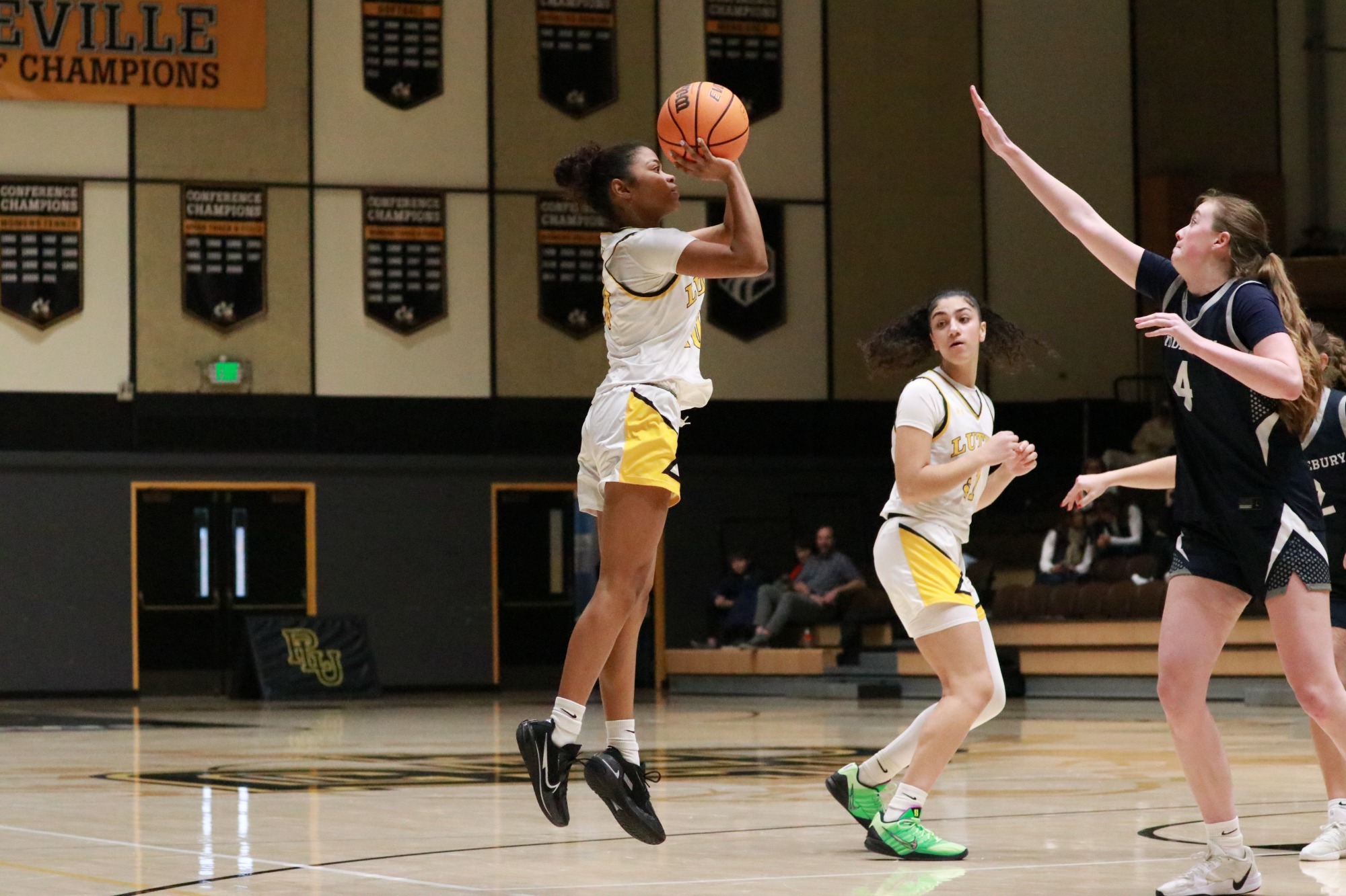 Lilli Williams pulls-up for a jumper.