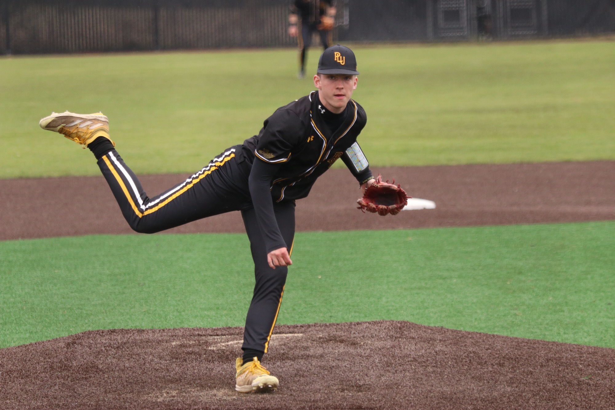 Logan Egge pitching two scoreless innings in a win over L&C
