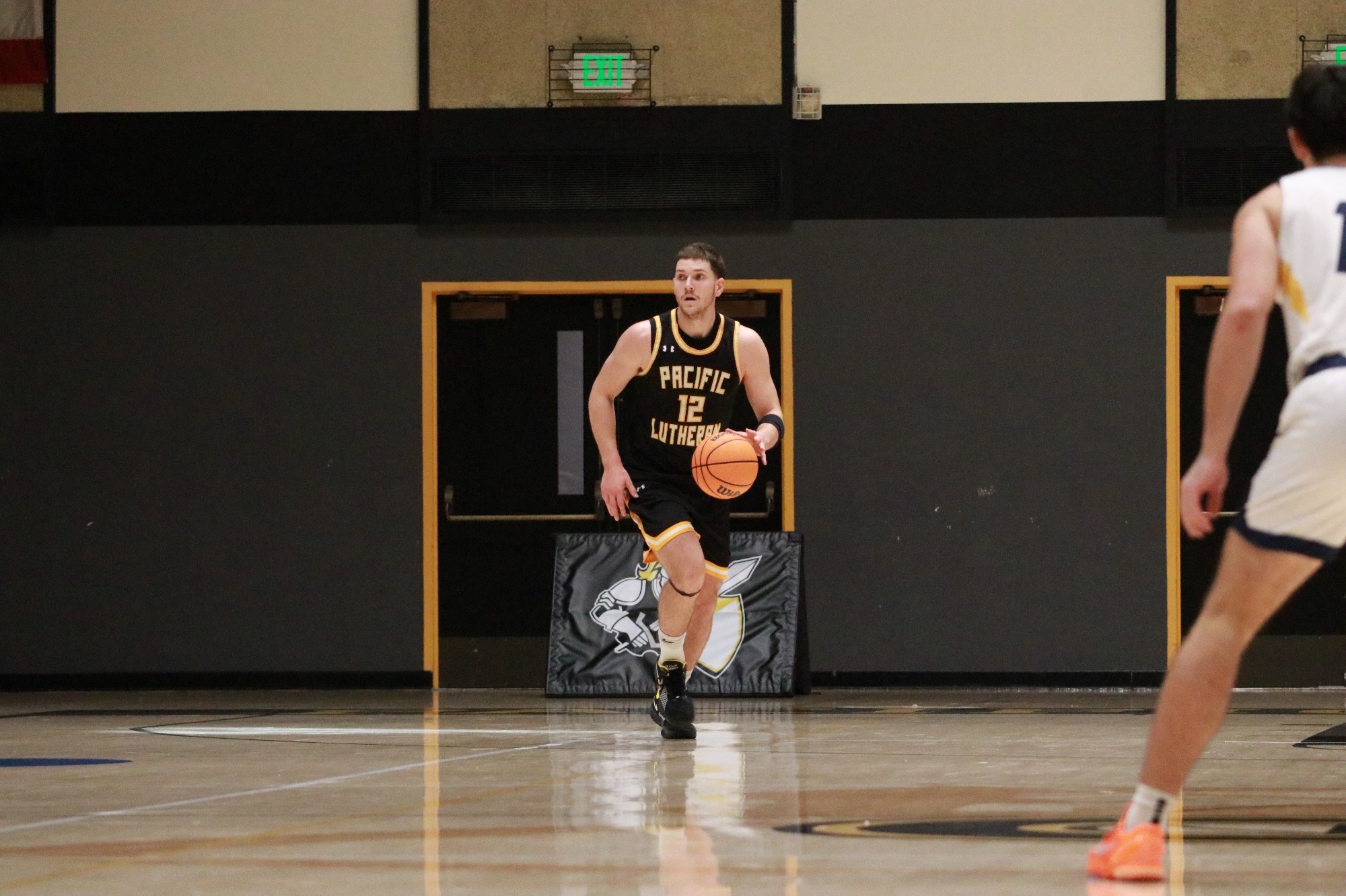 Kapranos dribbling vs. UCSC