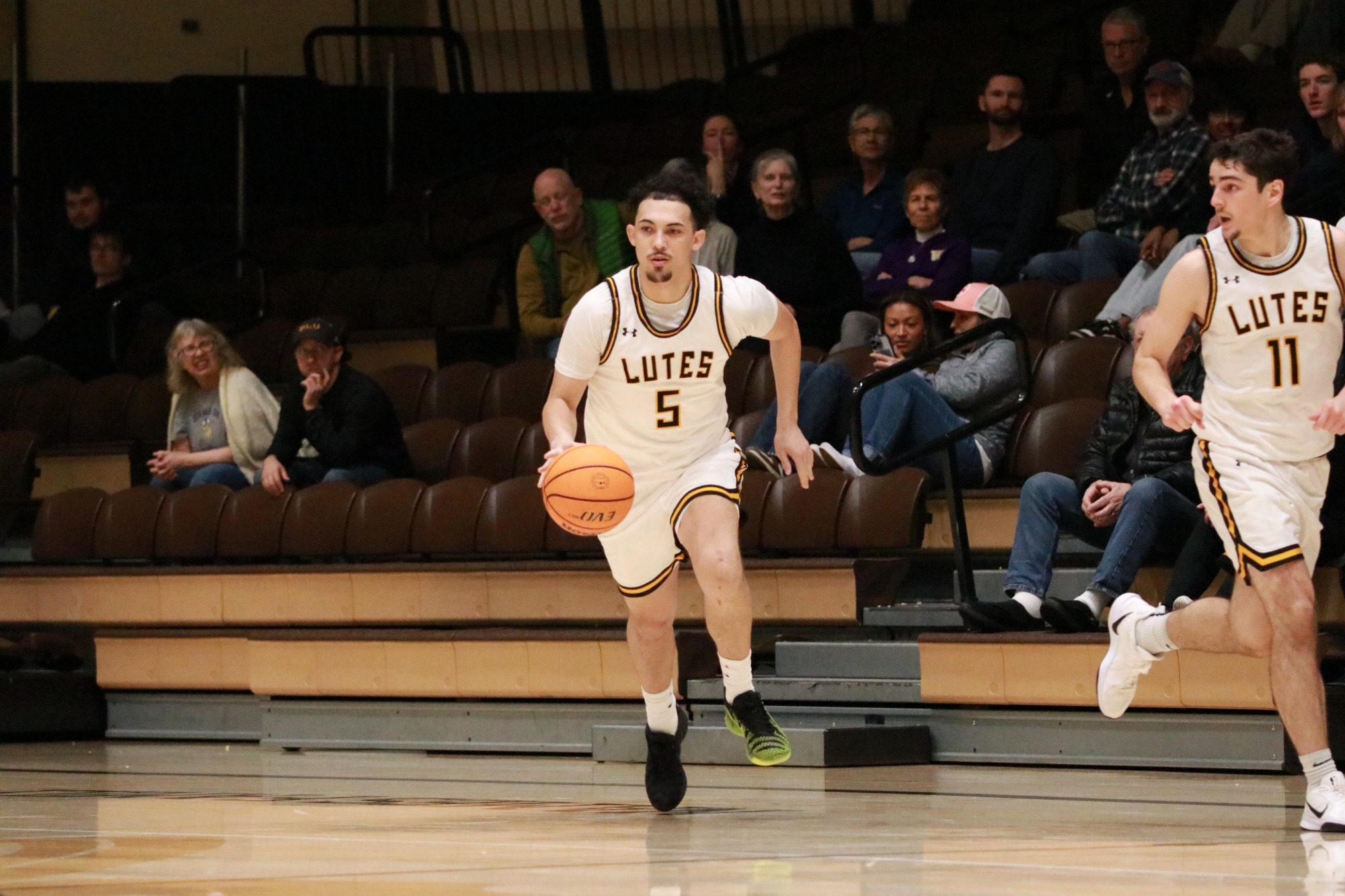 Julian Brown Dribbling