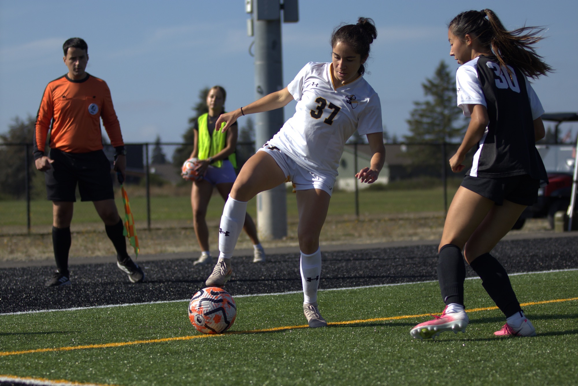Kaitlyn Lemus with the ball