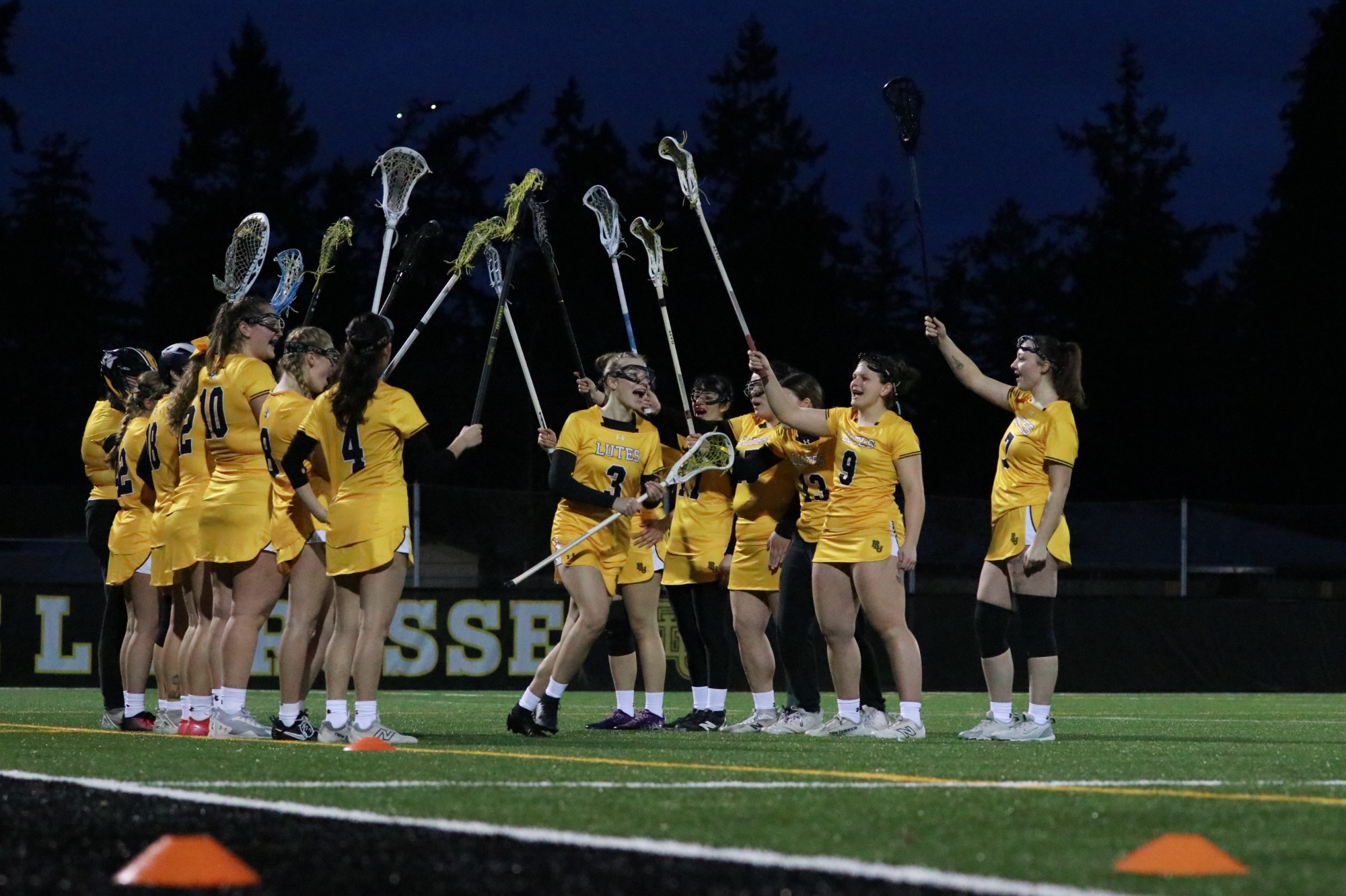 Stromire running through tunnel