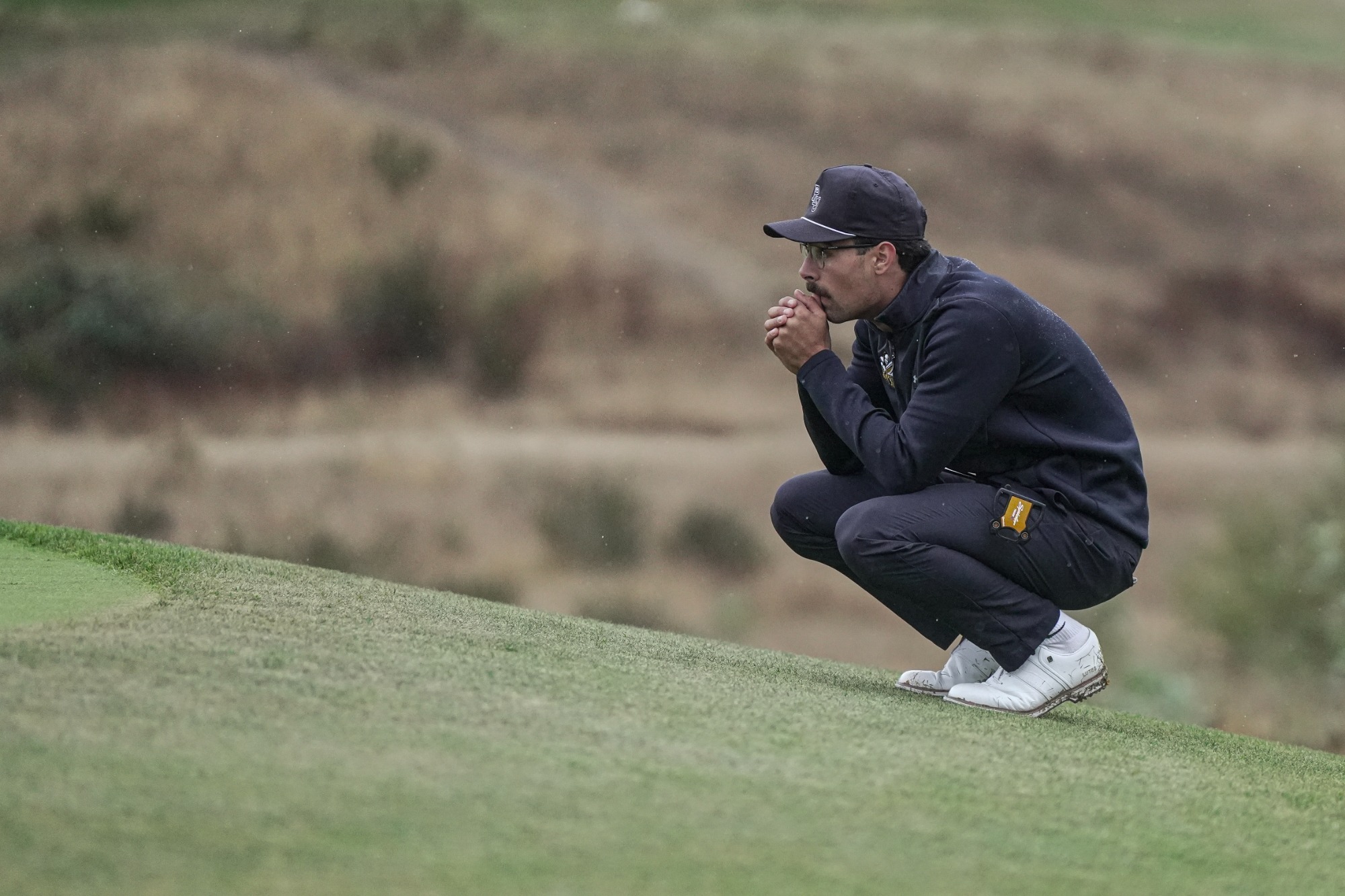 Solis reading the green