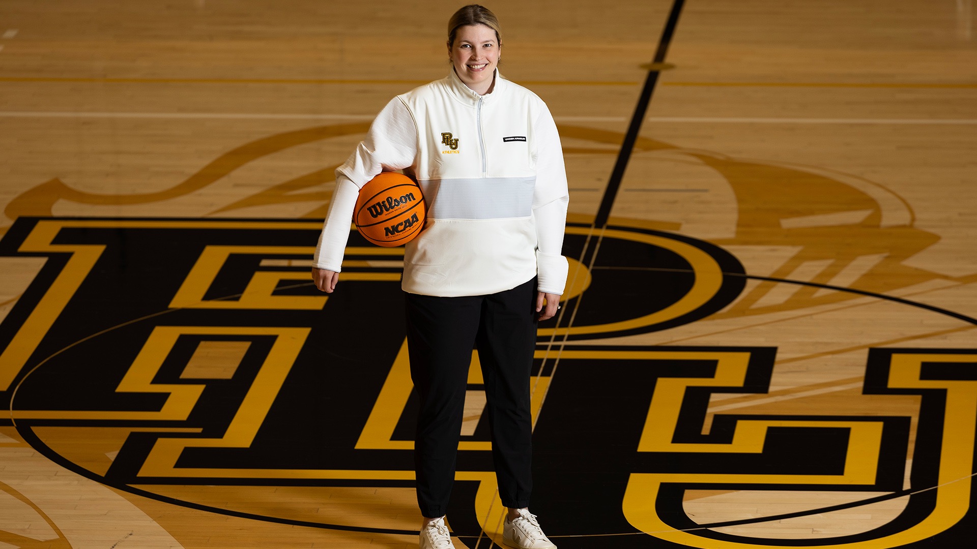 Aly Lacey on the Olson Gym court