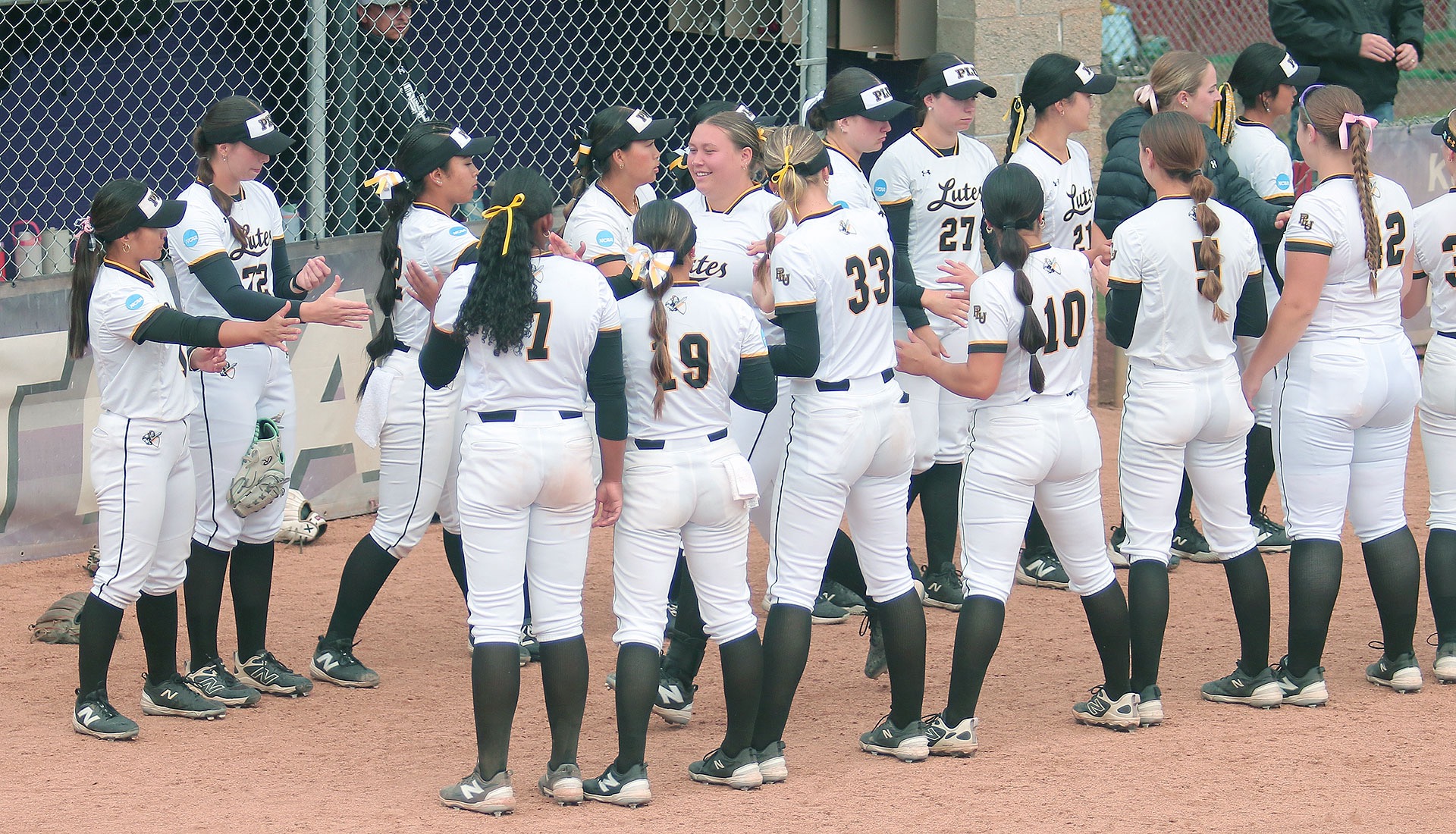 PLu softball team at NCAA Regionals in Linfield