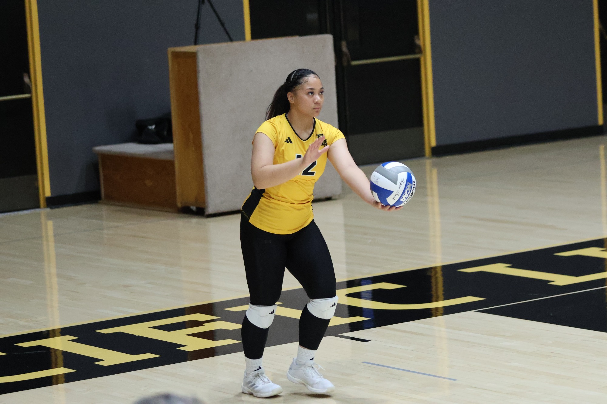 Madi Mulipola serve vs UPS