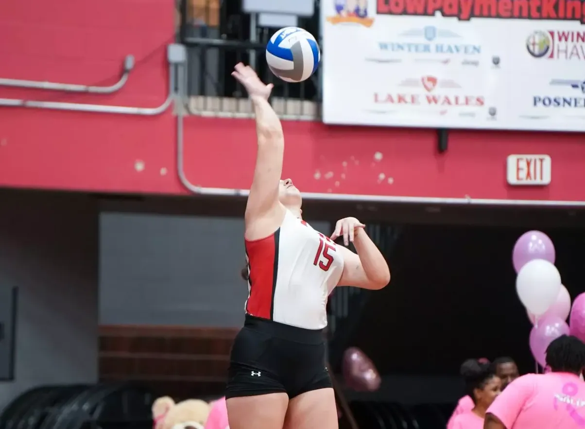 Freitag serves vs. EFSC