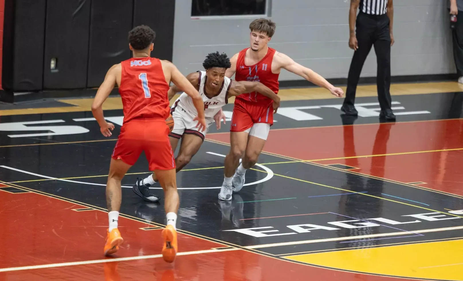 Dailey dribbles through traffic