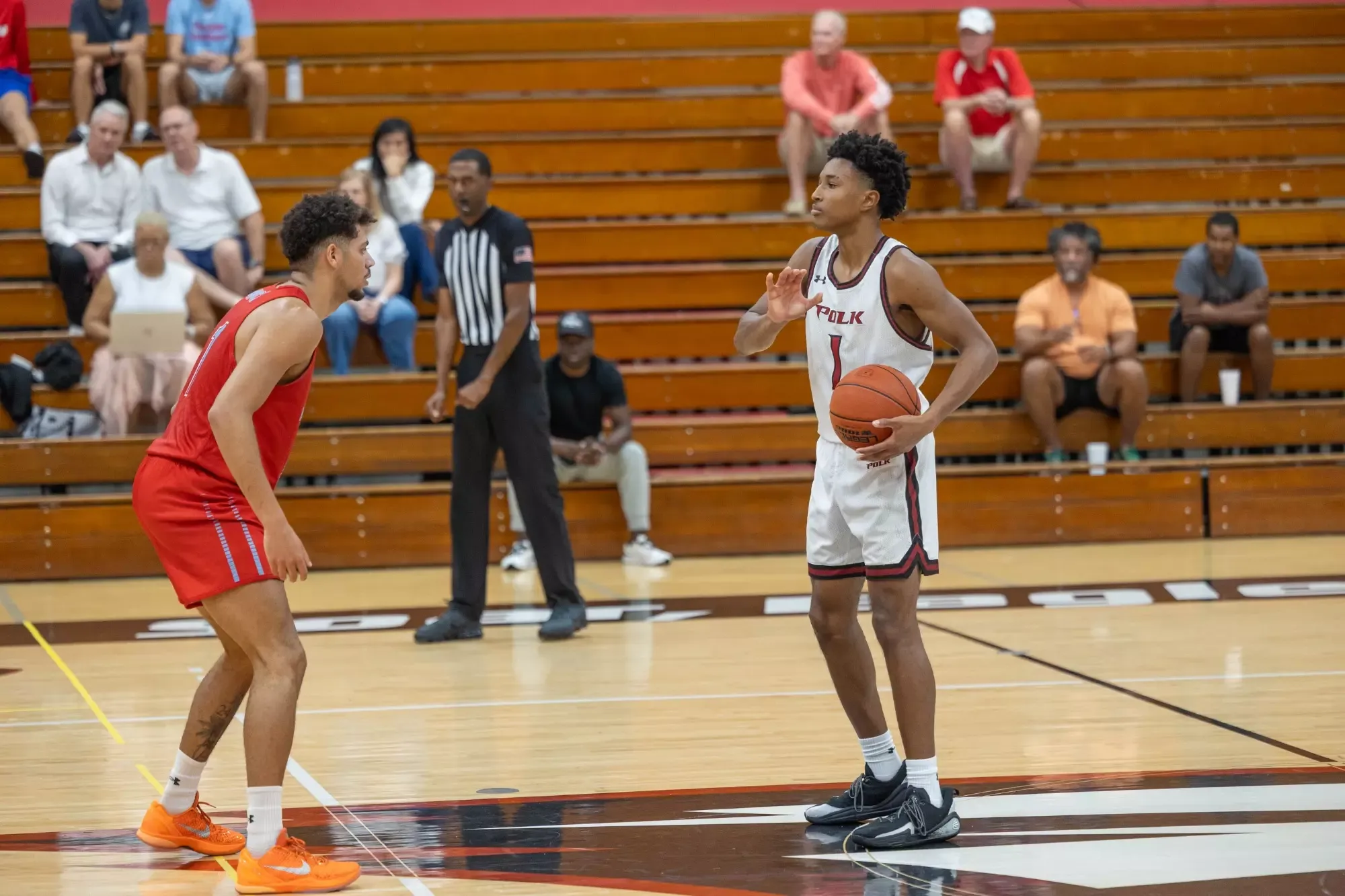 Dailey handles in the frontcourt