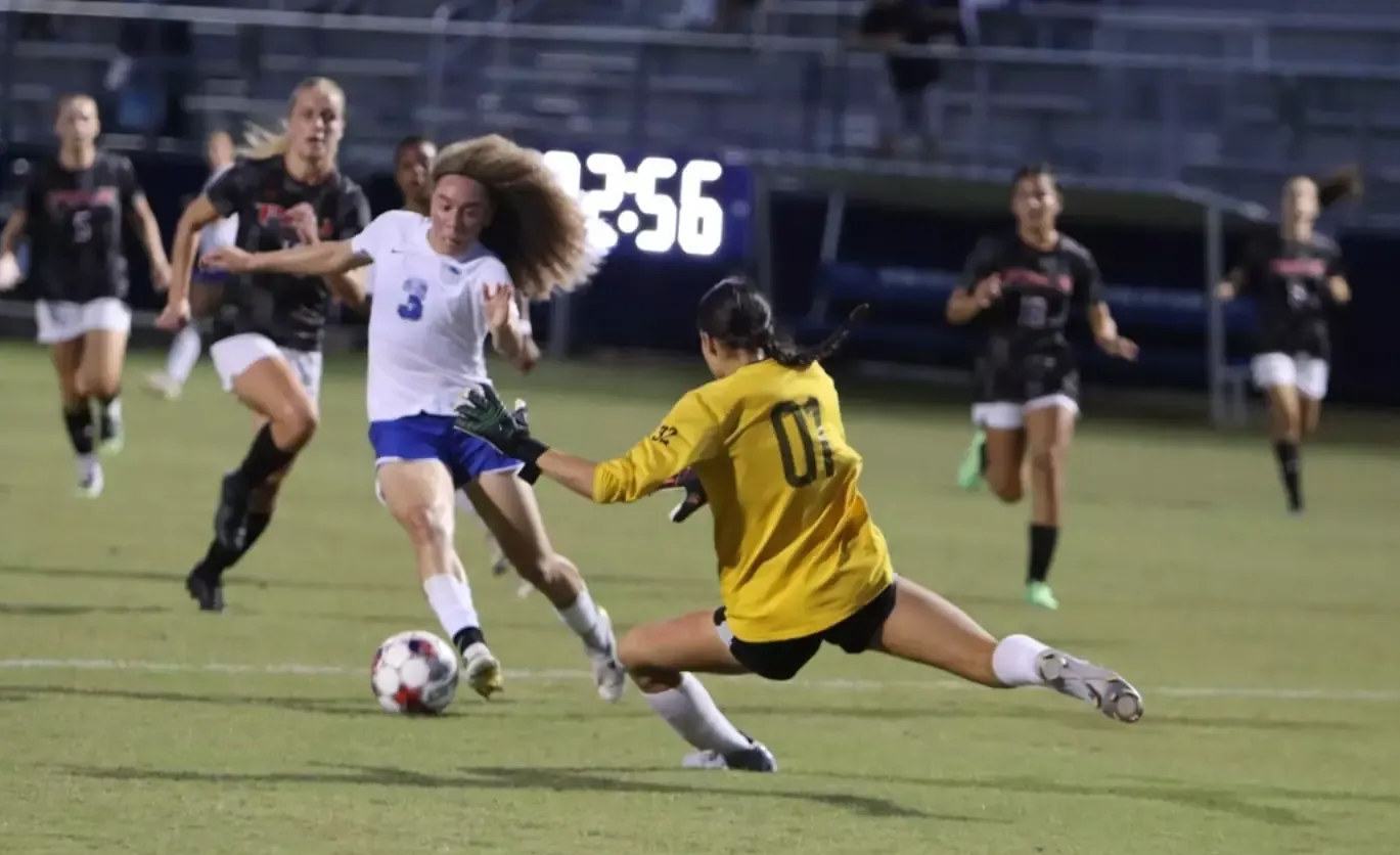 Miller makes a diving stop