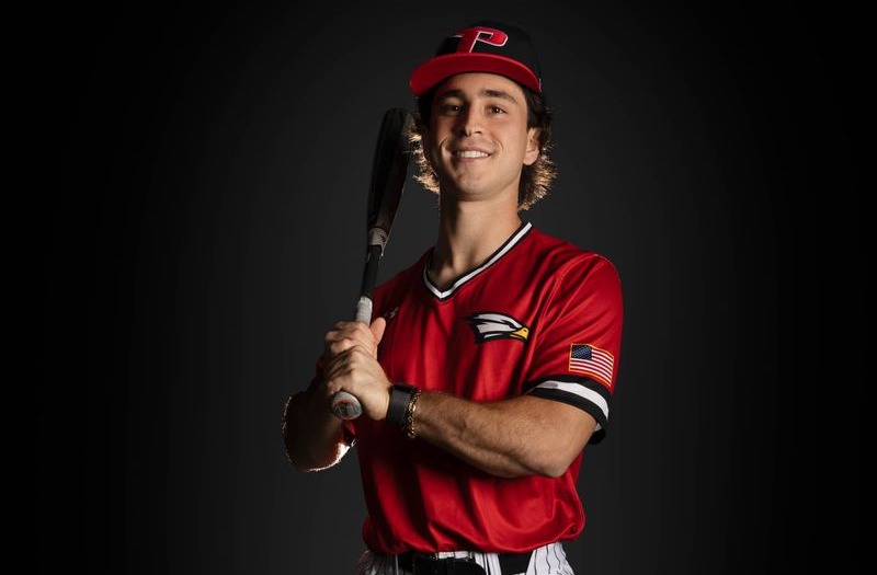 Marvin Montenegro full body shot