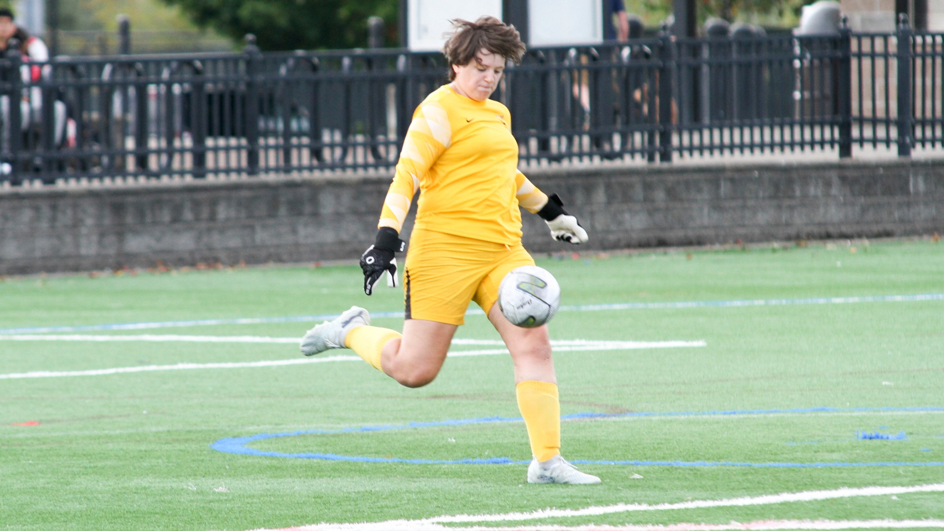 Evelyn Hollingswoth action photo