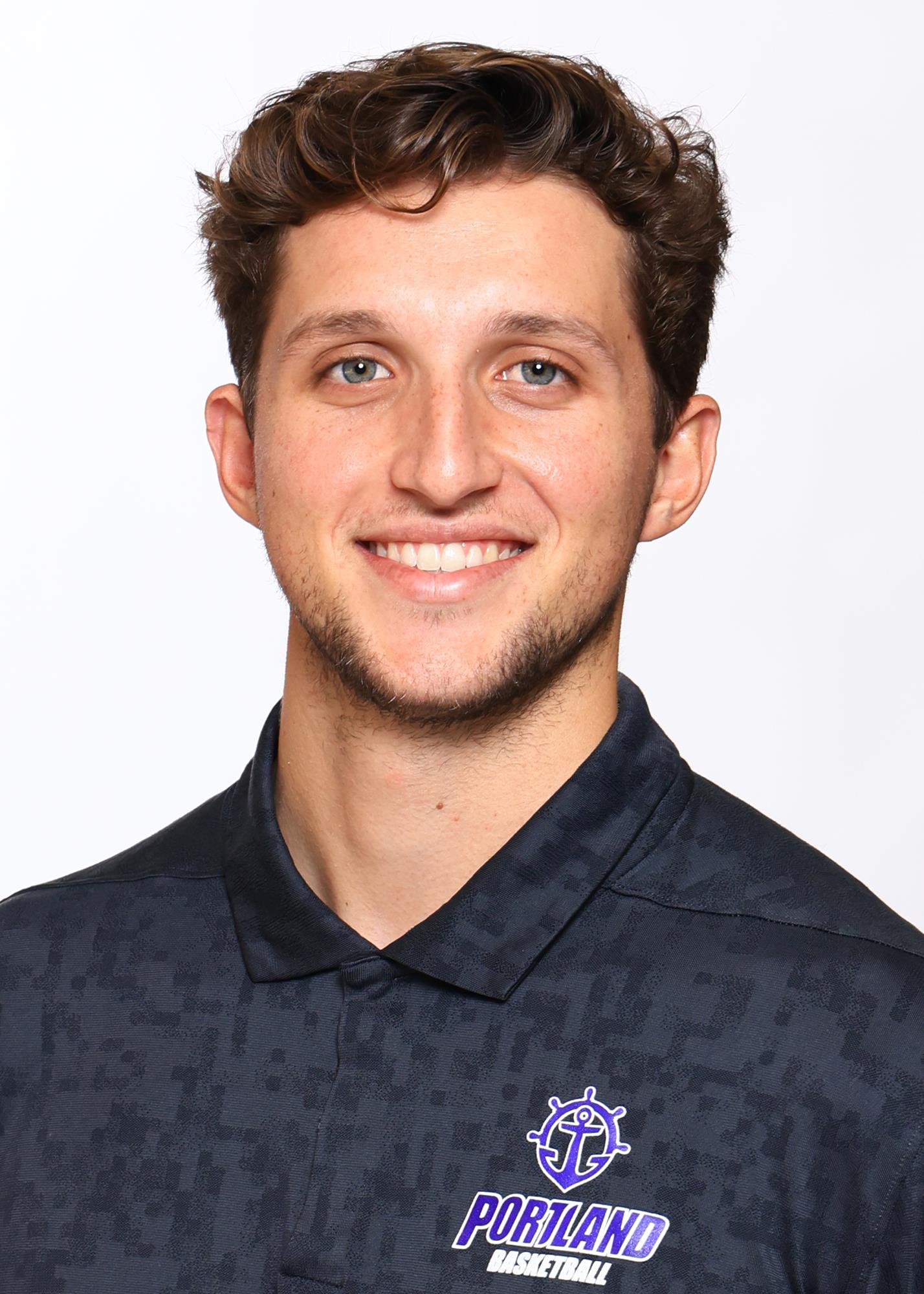 2022-23 Men's Hoops Head Shot of Ellis Kahn.