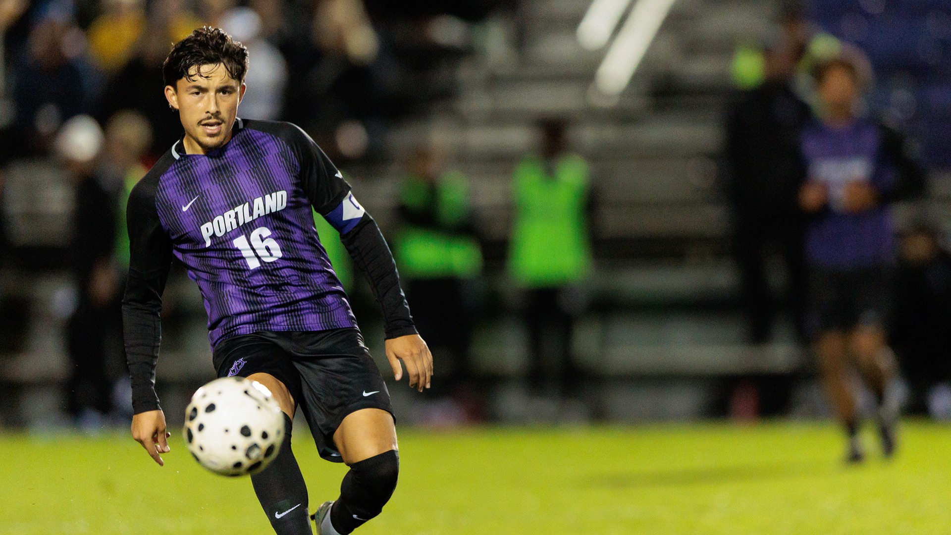 Sebastian Hernandez makes the short pass to a fellow Pilot.