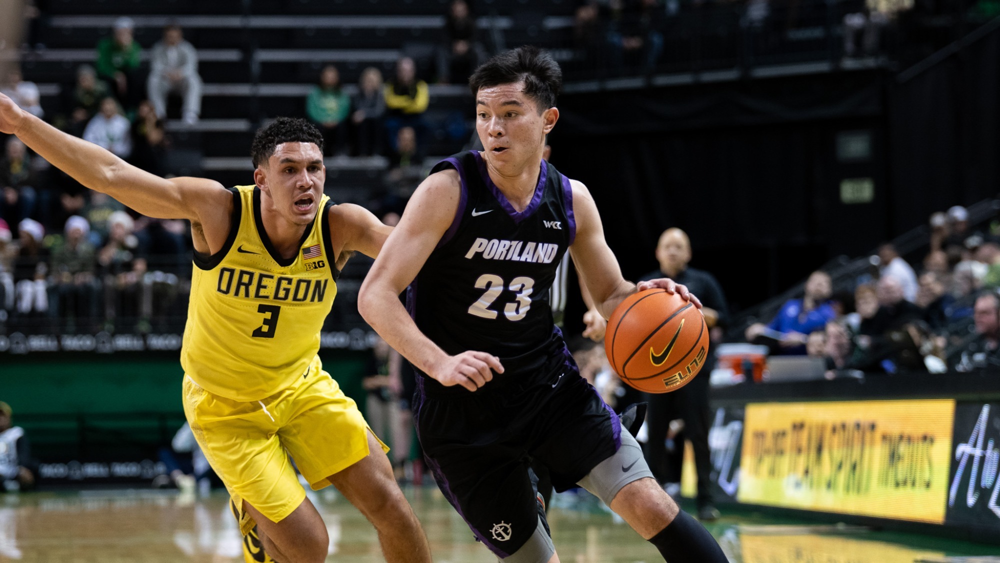 Joel Foxwell drives to the hoop against the Oregon Ducks at Matthew Knight Arena on Dec. 17, 2025.
