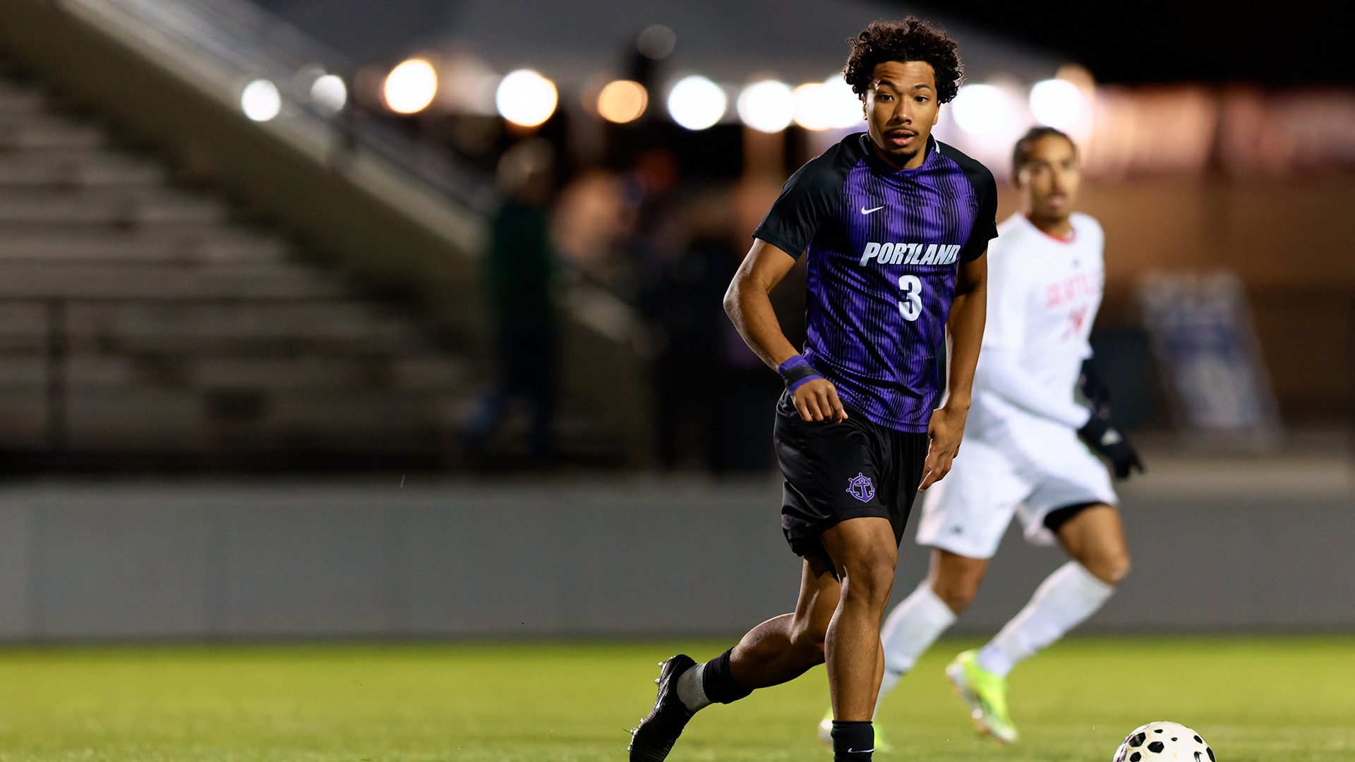 Nikos Clarke-Tosczak on the prowl for Portland offensively.