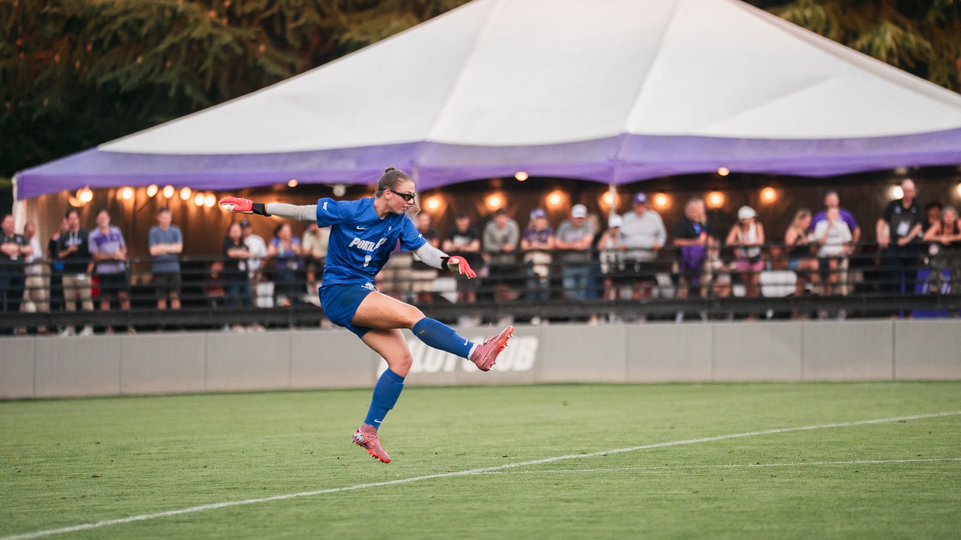 Sophia Hills sends a ball downfield.