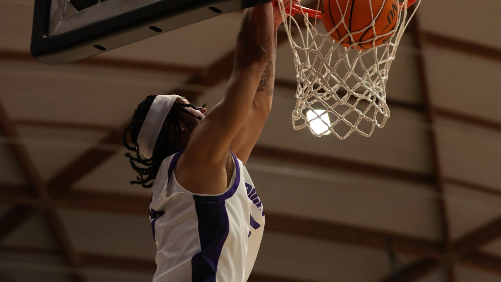 Dante Censori-Hercules dunks in transition against Santa Clara