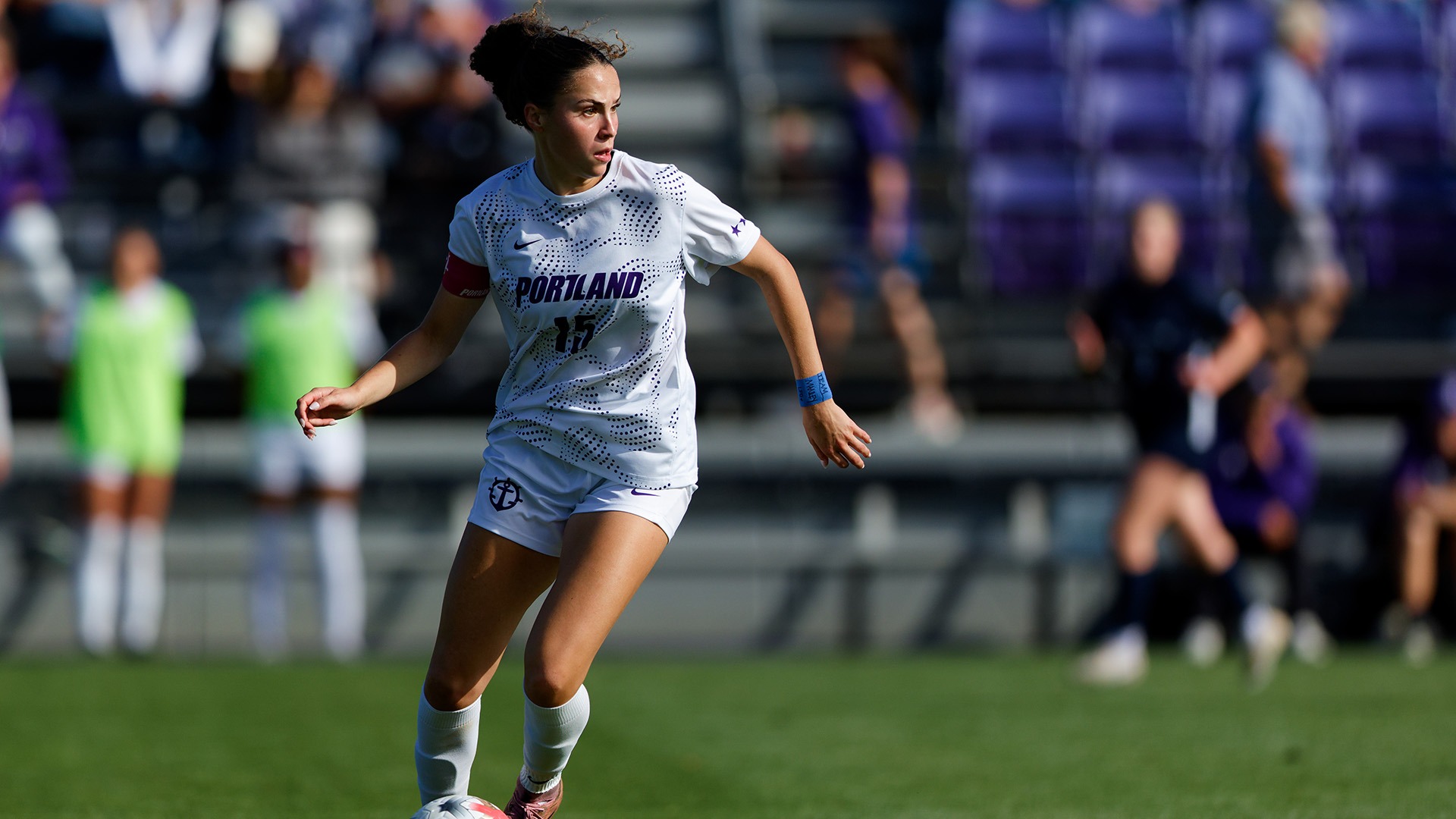 Aliyah Dockter in the midfield for the Pilots.