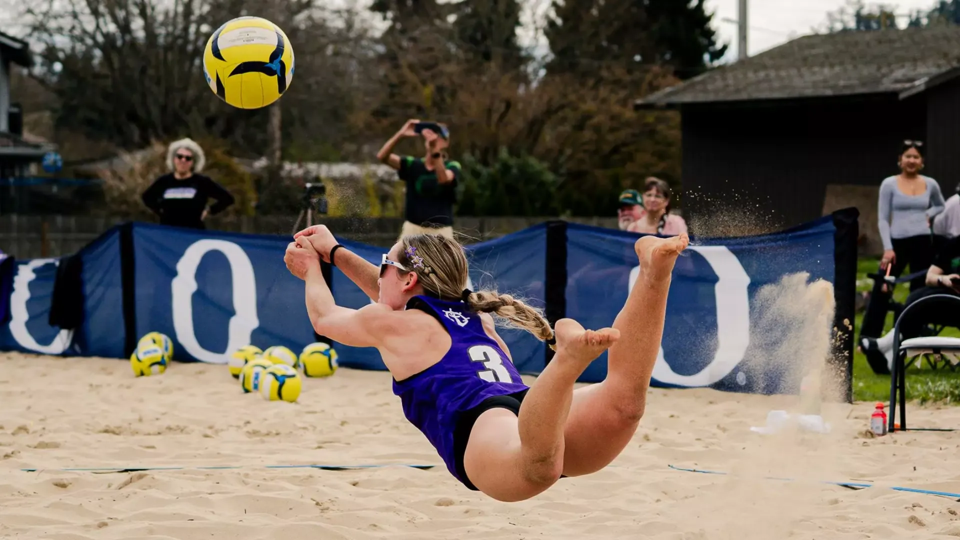 Mercer diving for ball