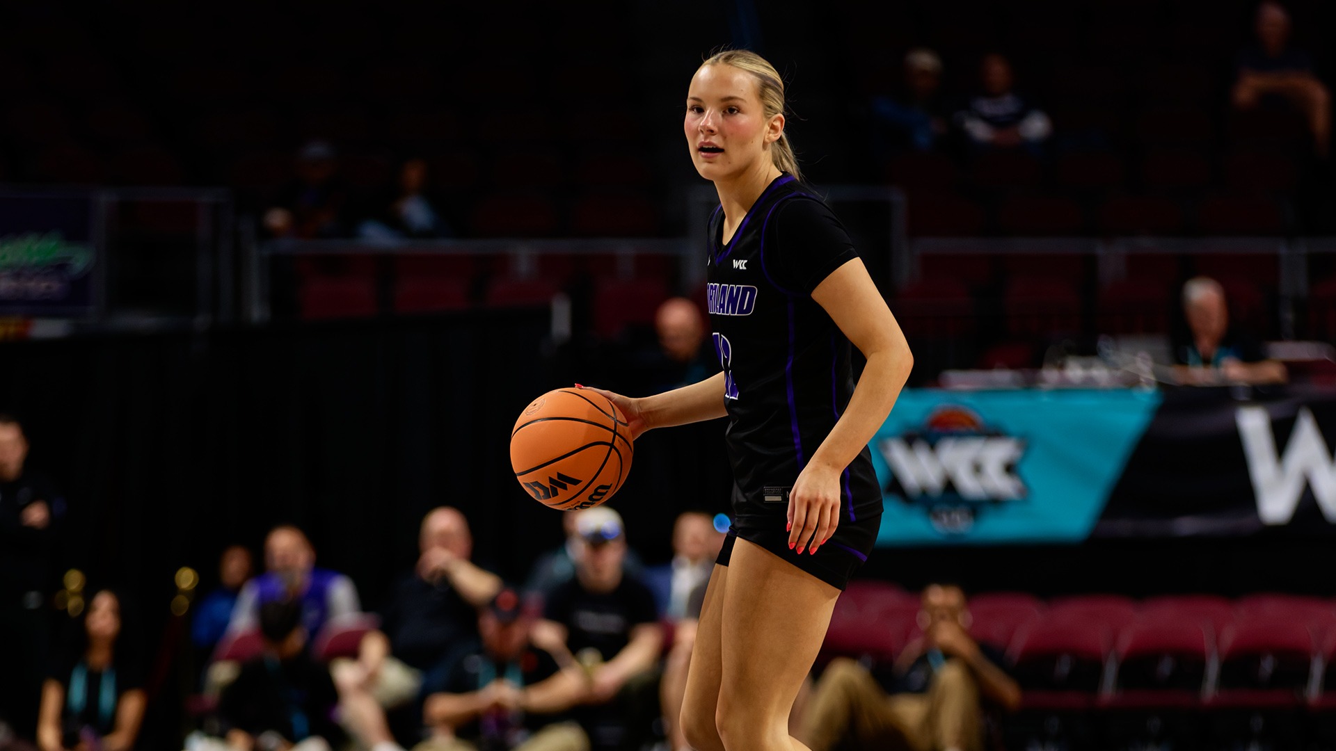 Brynn Smith scans the court against Oregon State.