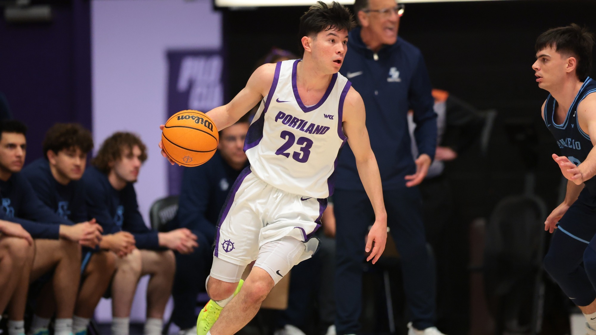 Joel Foxwell surverys the court during a home game versus San-Diego.