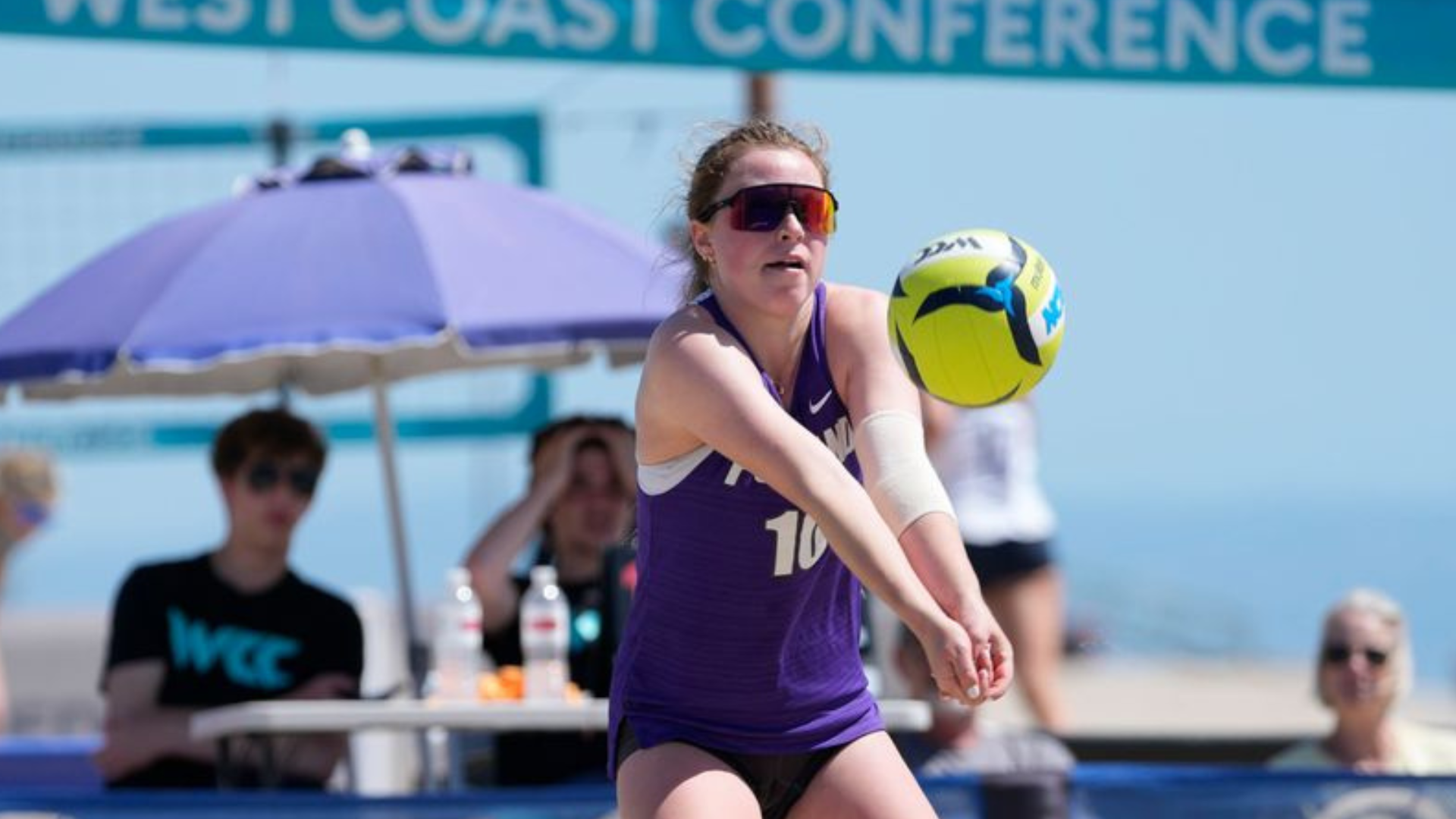 Hildenbrand receiving the ball