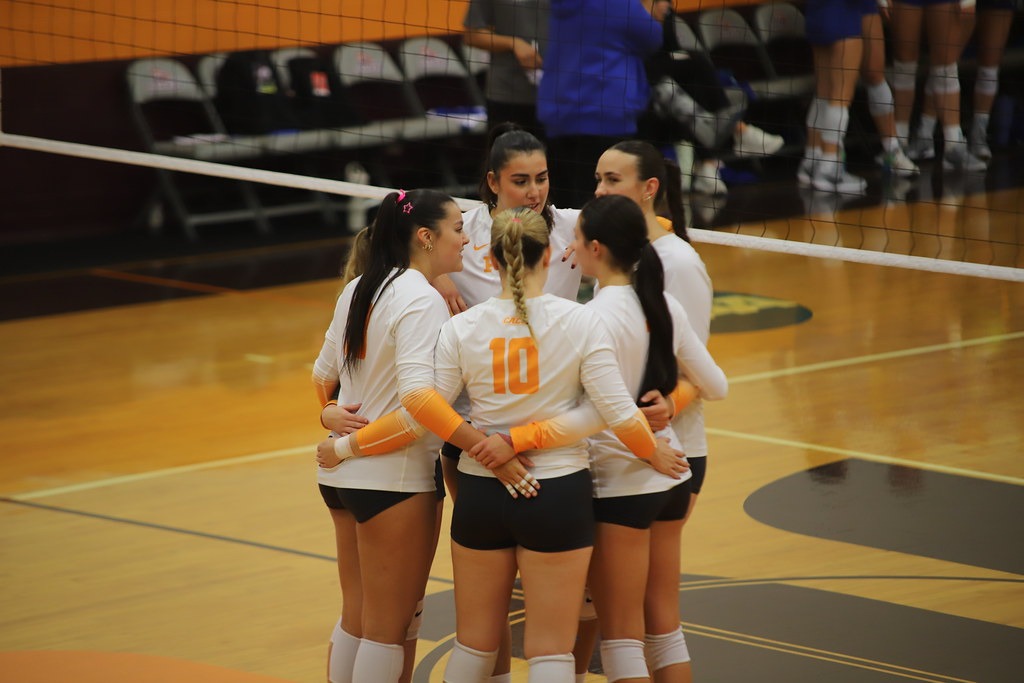 eagles volleyball huddle