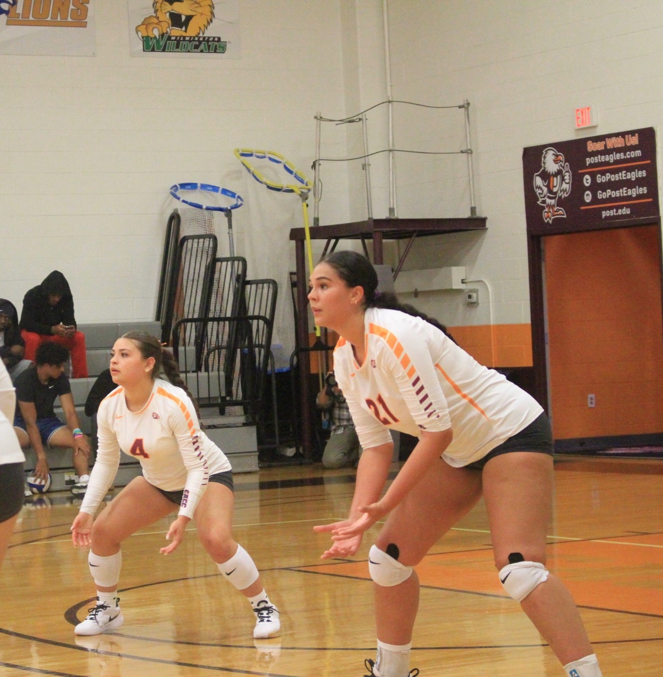 ortiz and leyva set up for serve receive