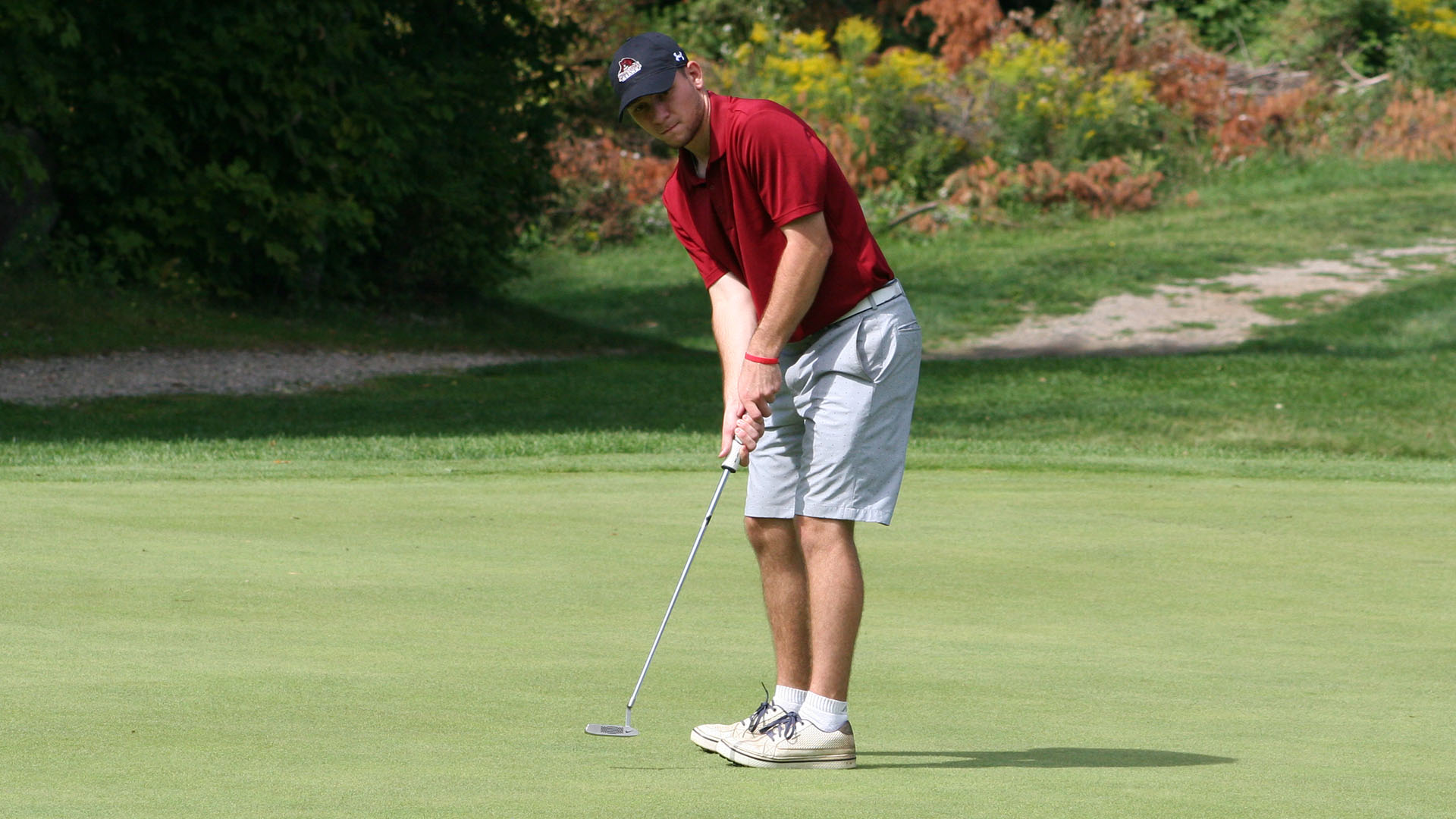 A Bears golfer putts at the 2018 Bears Invite on 9/4.