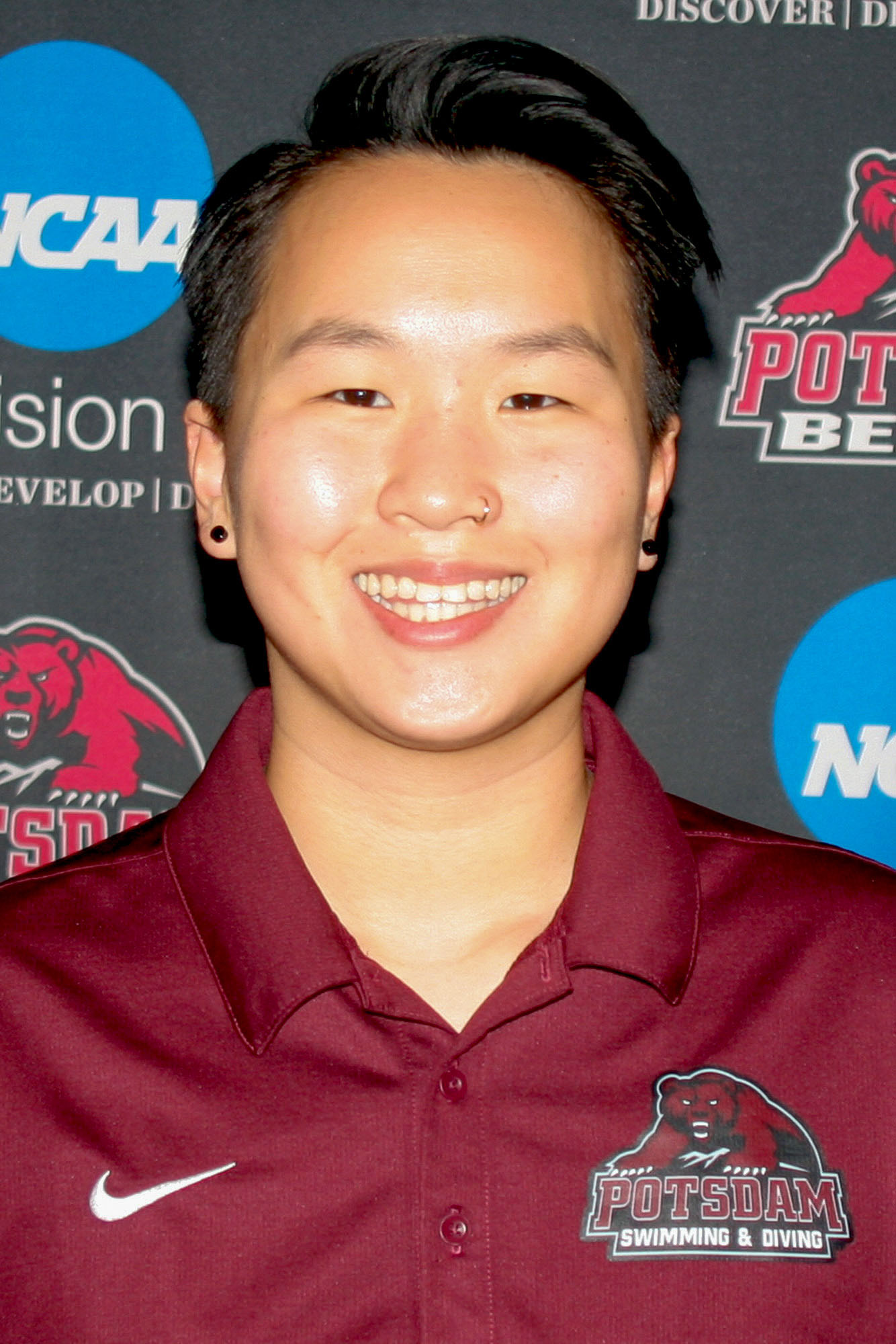 Emily Murray 2024-25 head shot update.