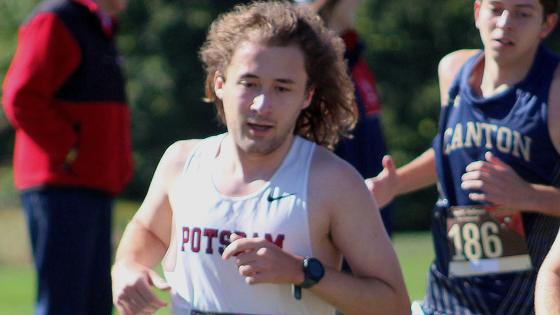 Samuel Barney runs at the 2025 SLU Hoffmann Invitational.
