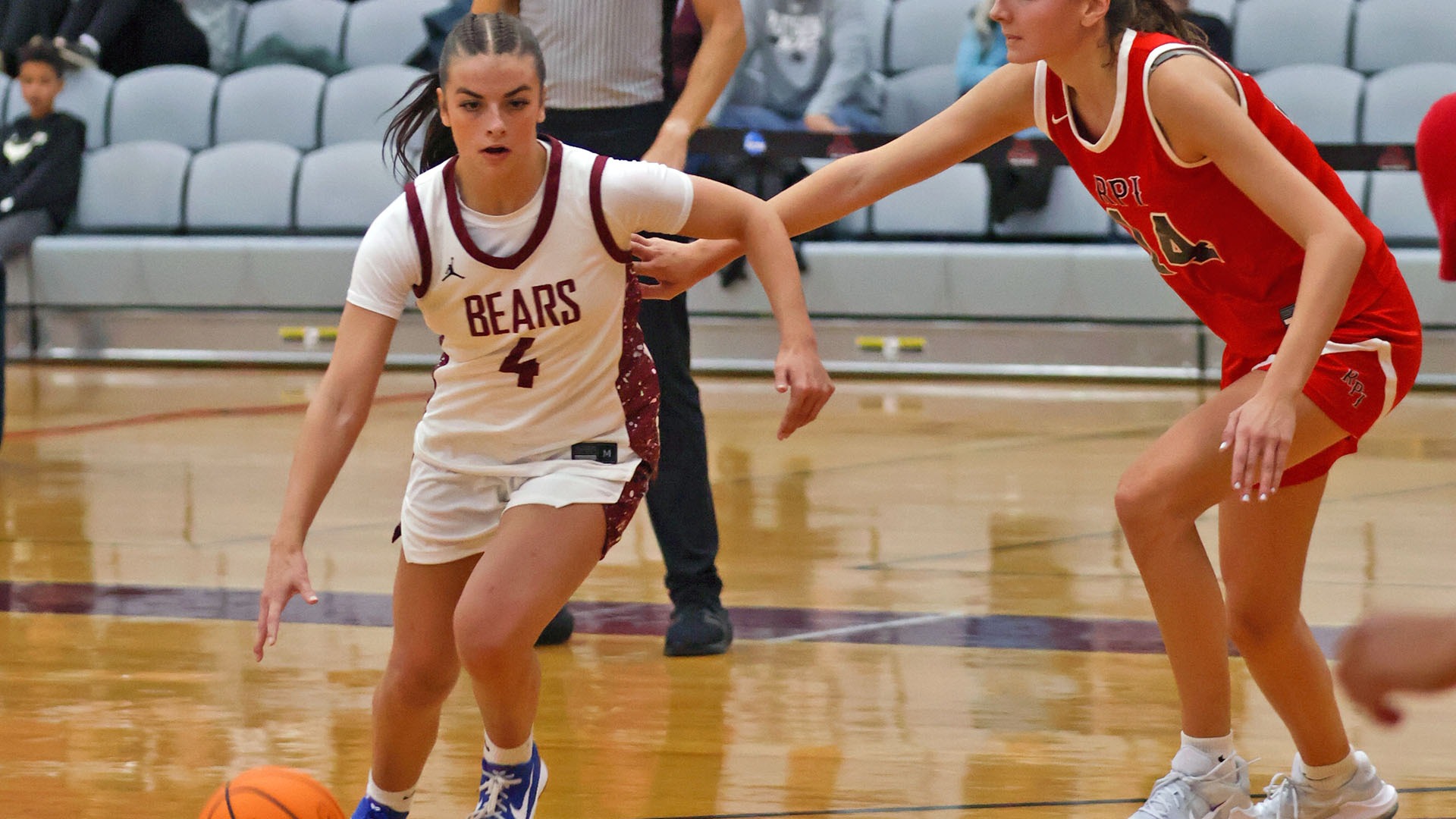 Lucie Scarpine drives with the ball against RPI on 11/7/25.