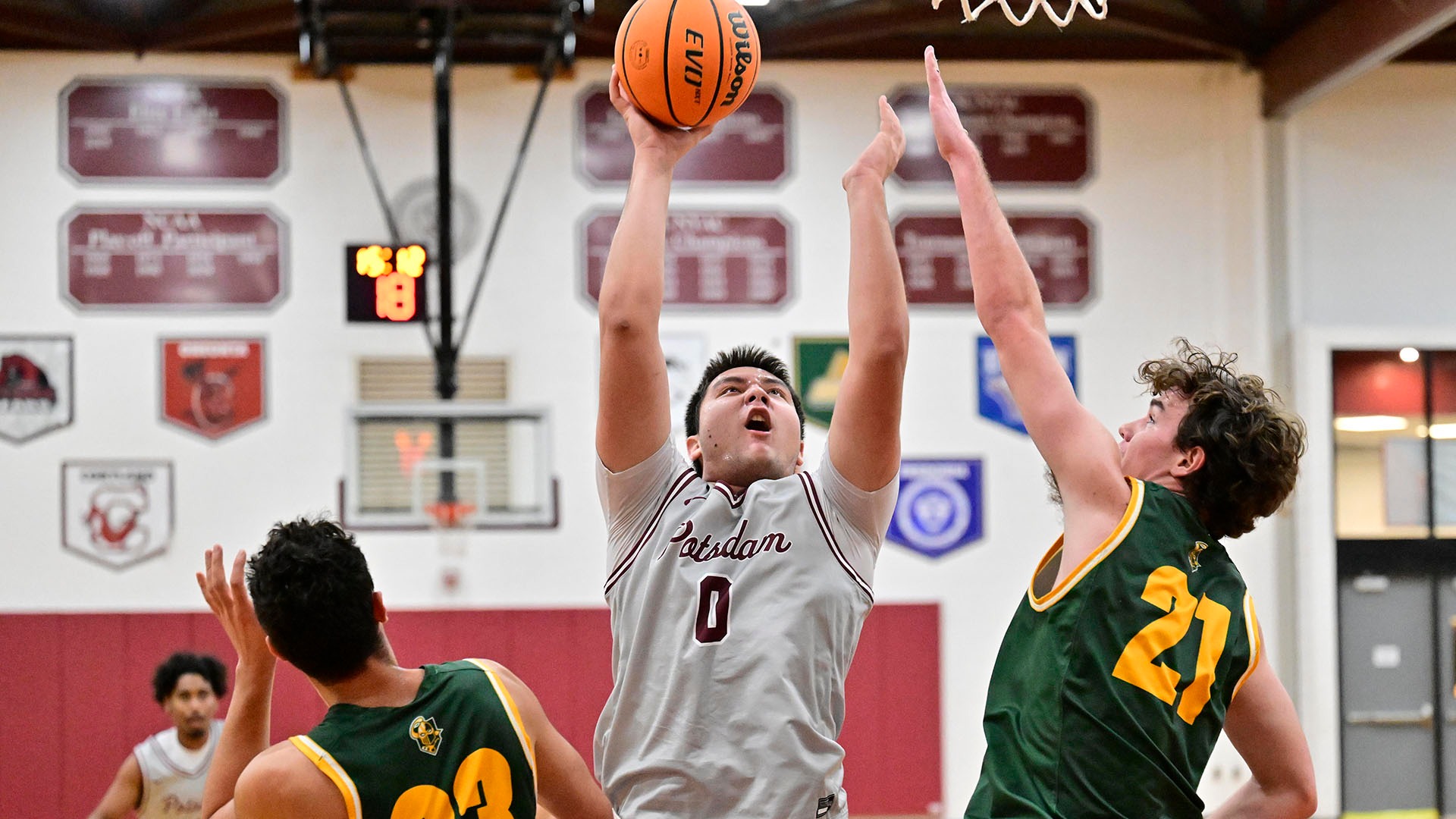 Batualp Ozen scores against Clarkson on 11/25/25.