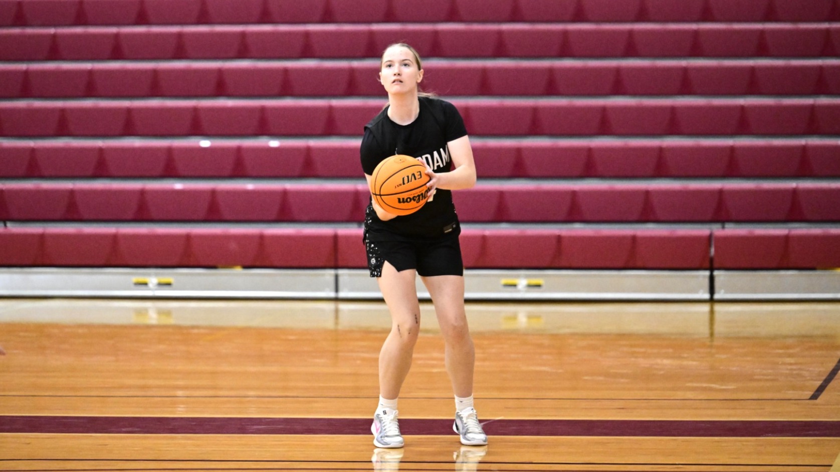 Lillian Hoyt sets up a shot against Fredonia on December 6, 2025. 