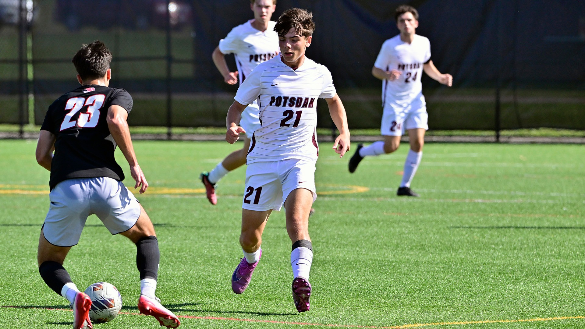 Thomas Wendel fights for the ball on 10/4/25.